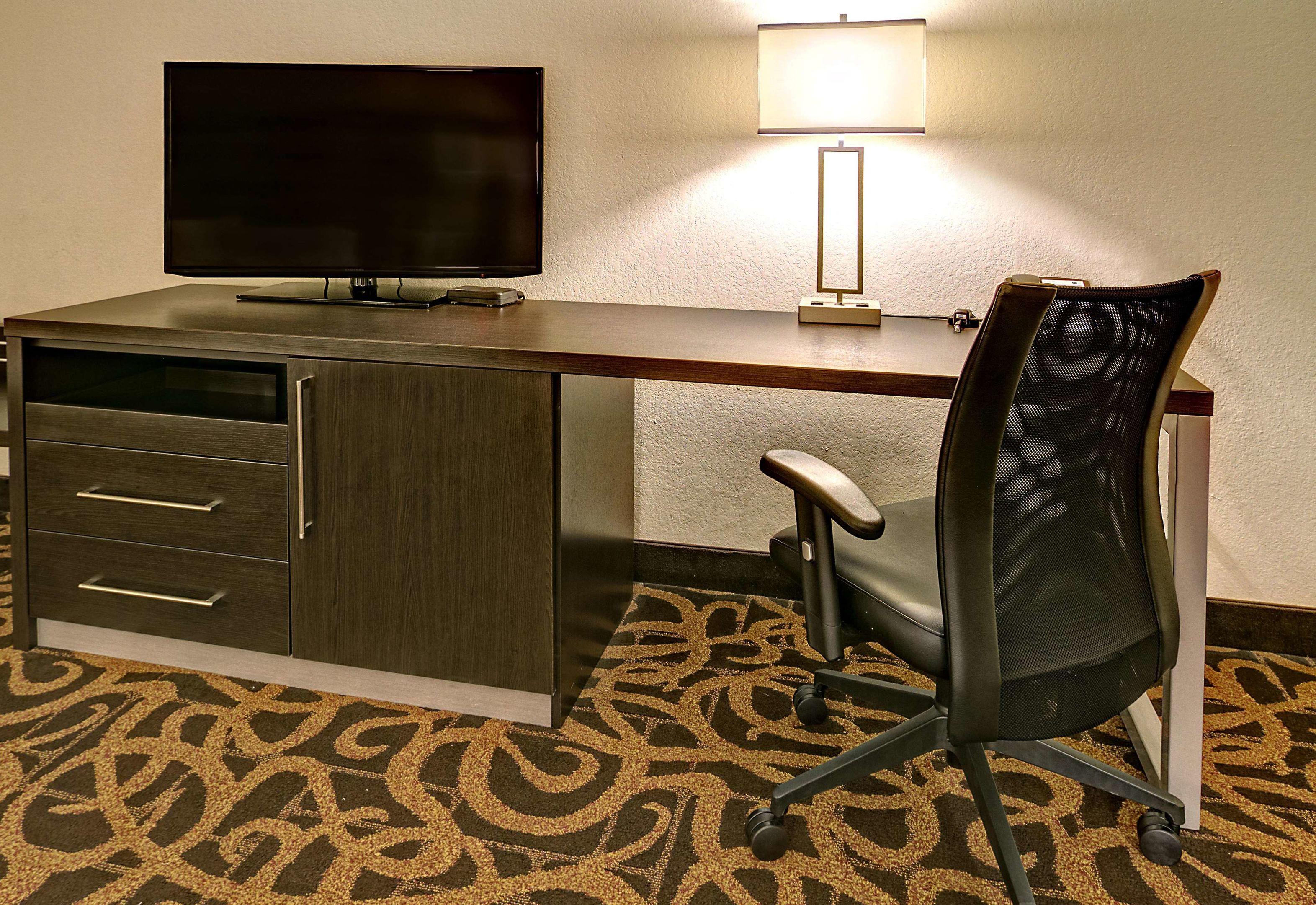 Hampton Inn Midland — photo 4