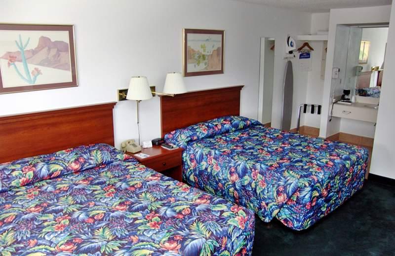 Airport Inn and Suites — photo 5