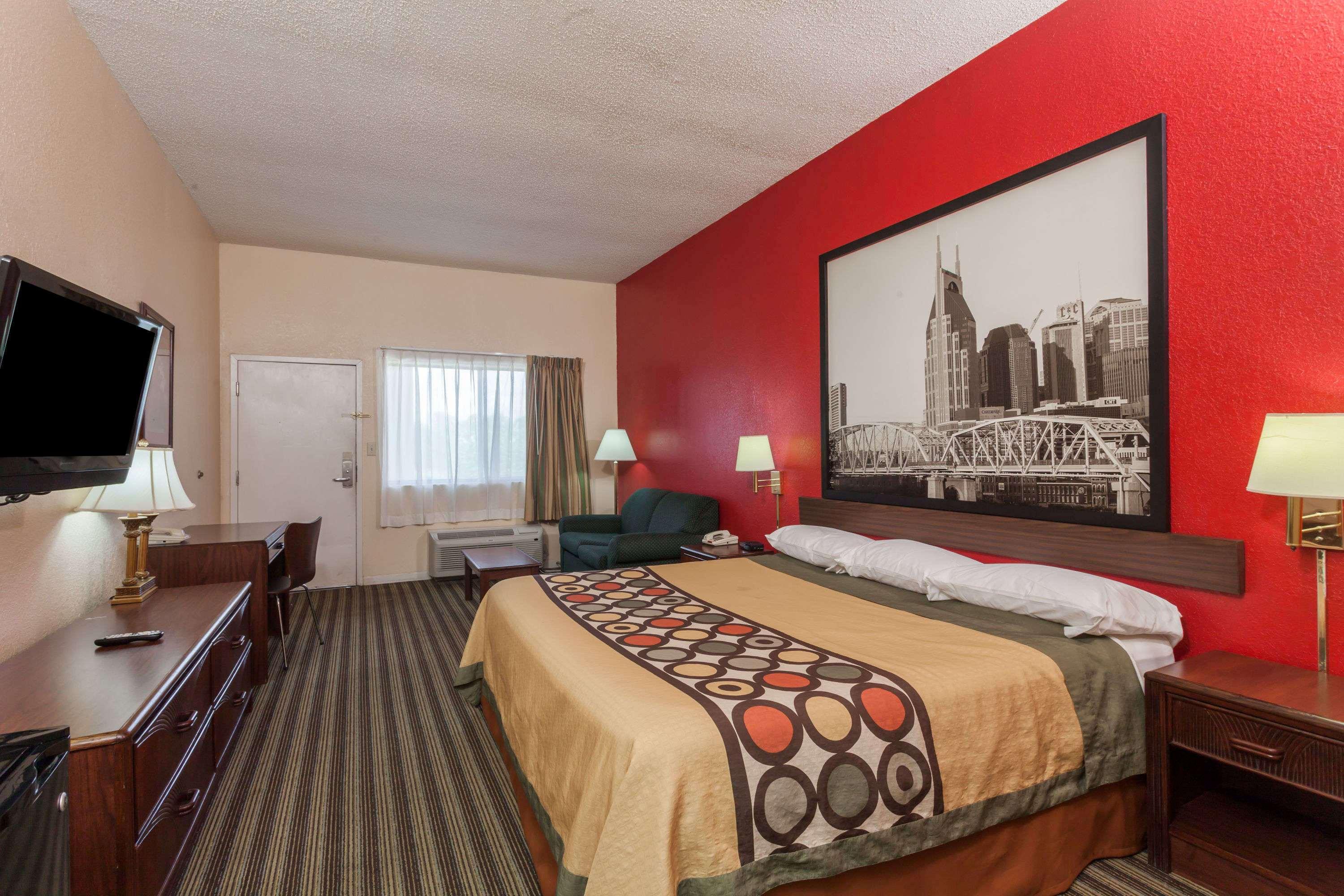 Super 8 by Wyndham Columbia — photo 4