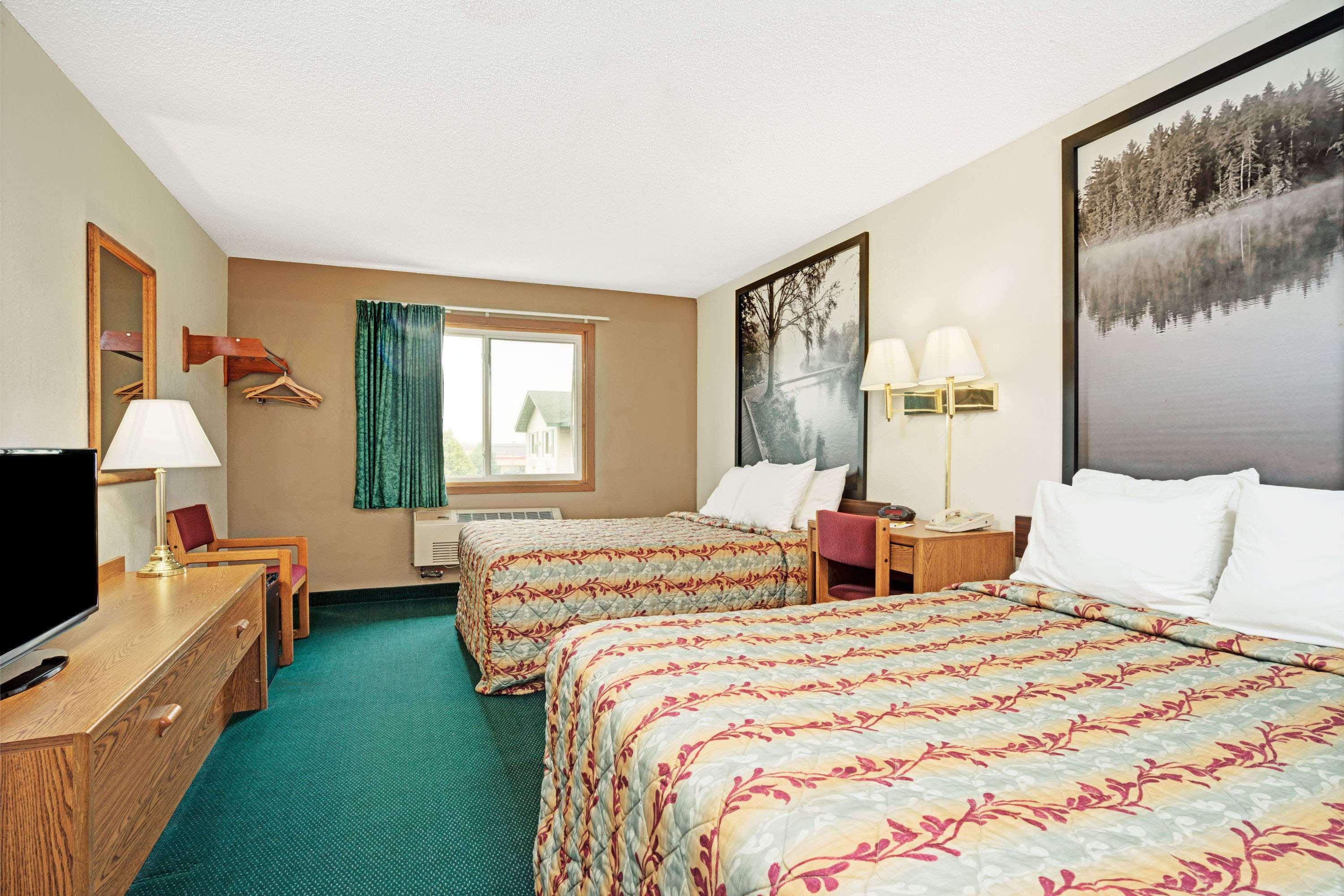 Super 8 by Wyndham Rogers Minnesota — photo 4