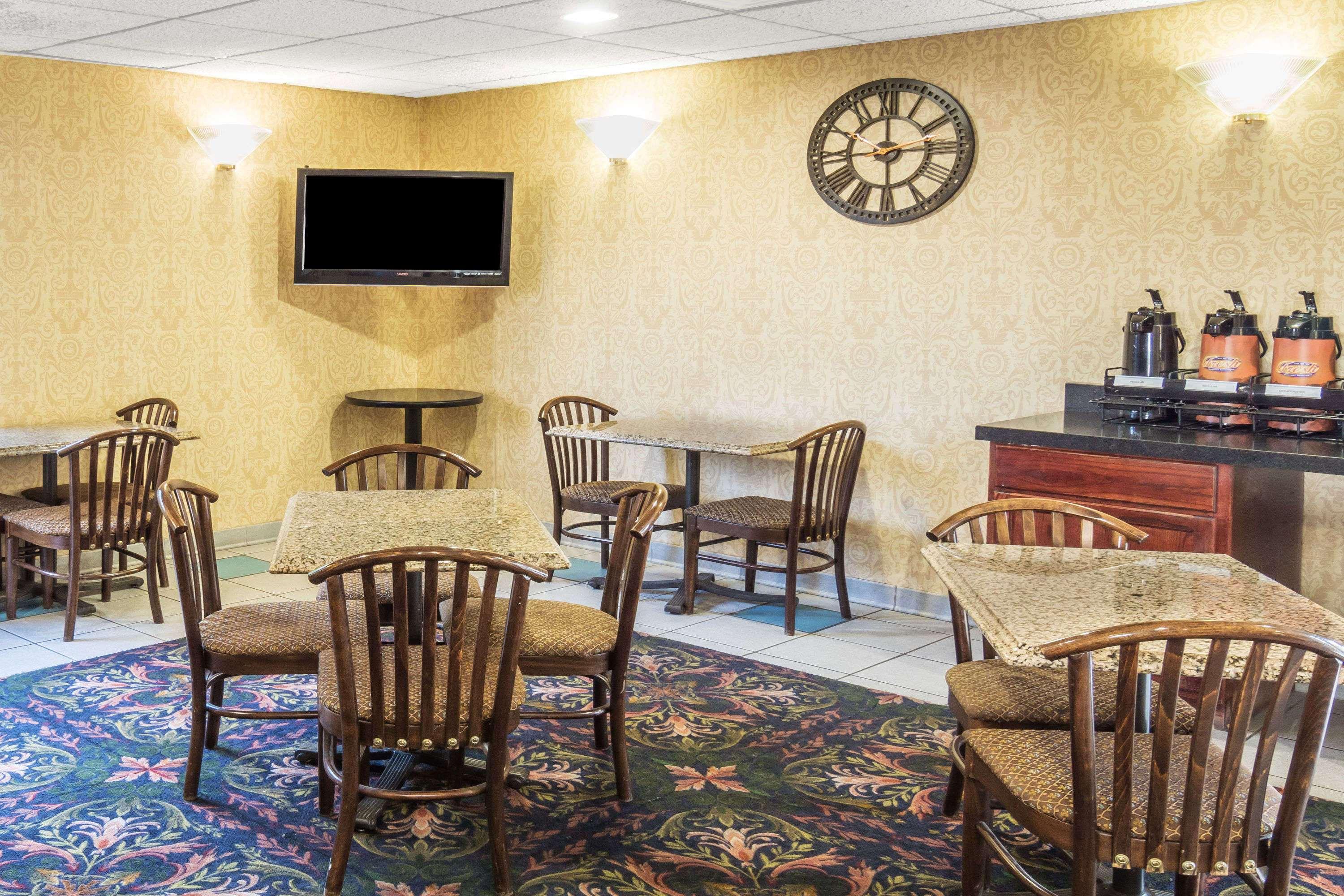 Days Inn by Wyndham Killeen Fort Hood — photo 4