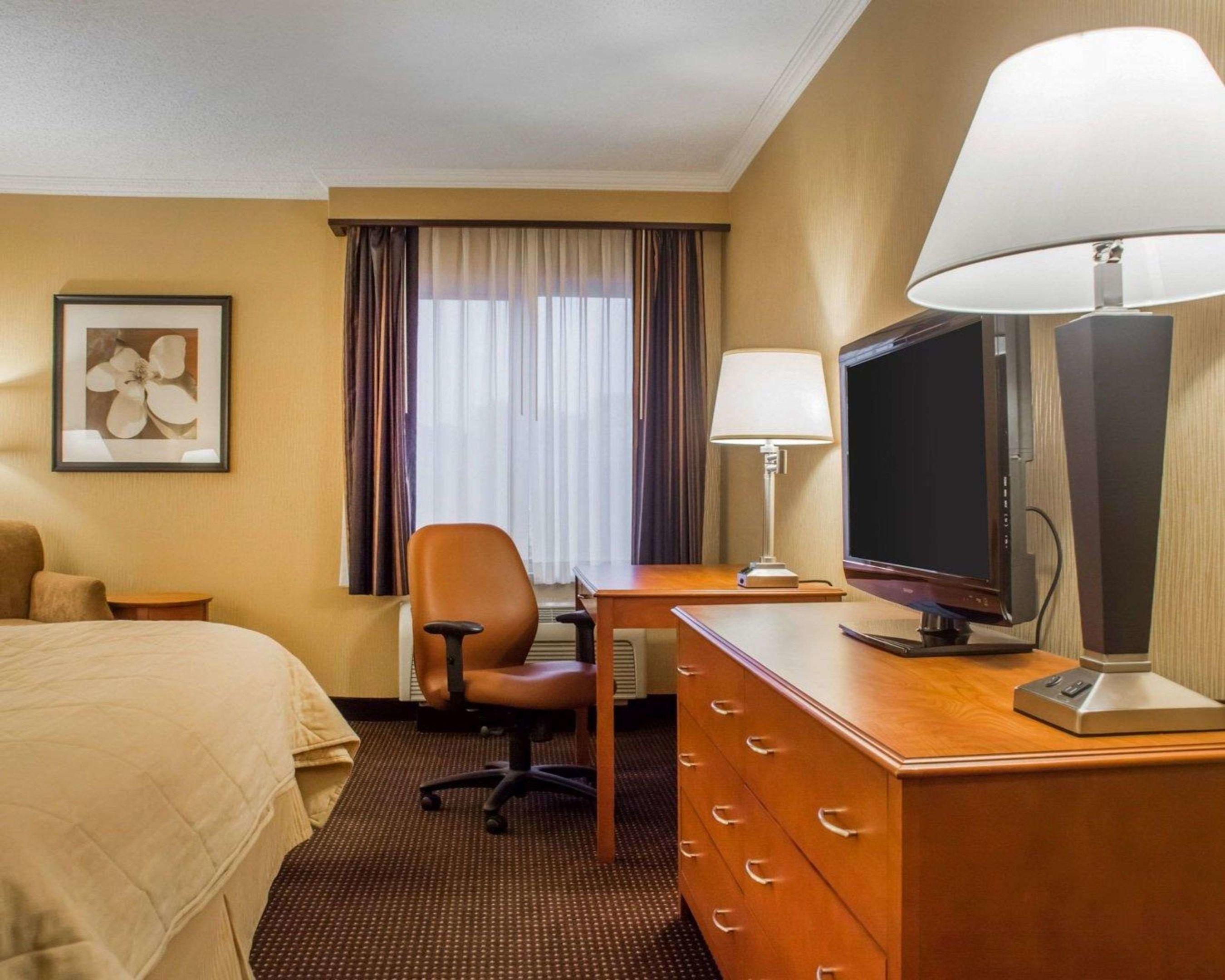 Quality Inn & Suites Riverfront — photo 3