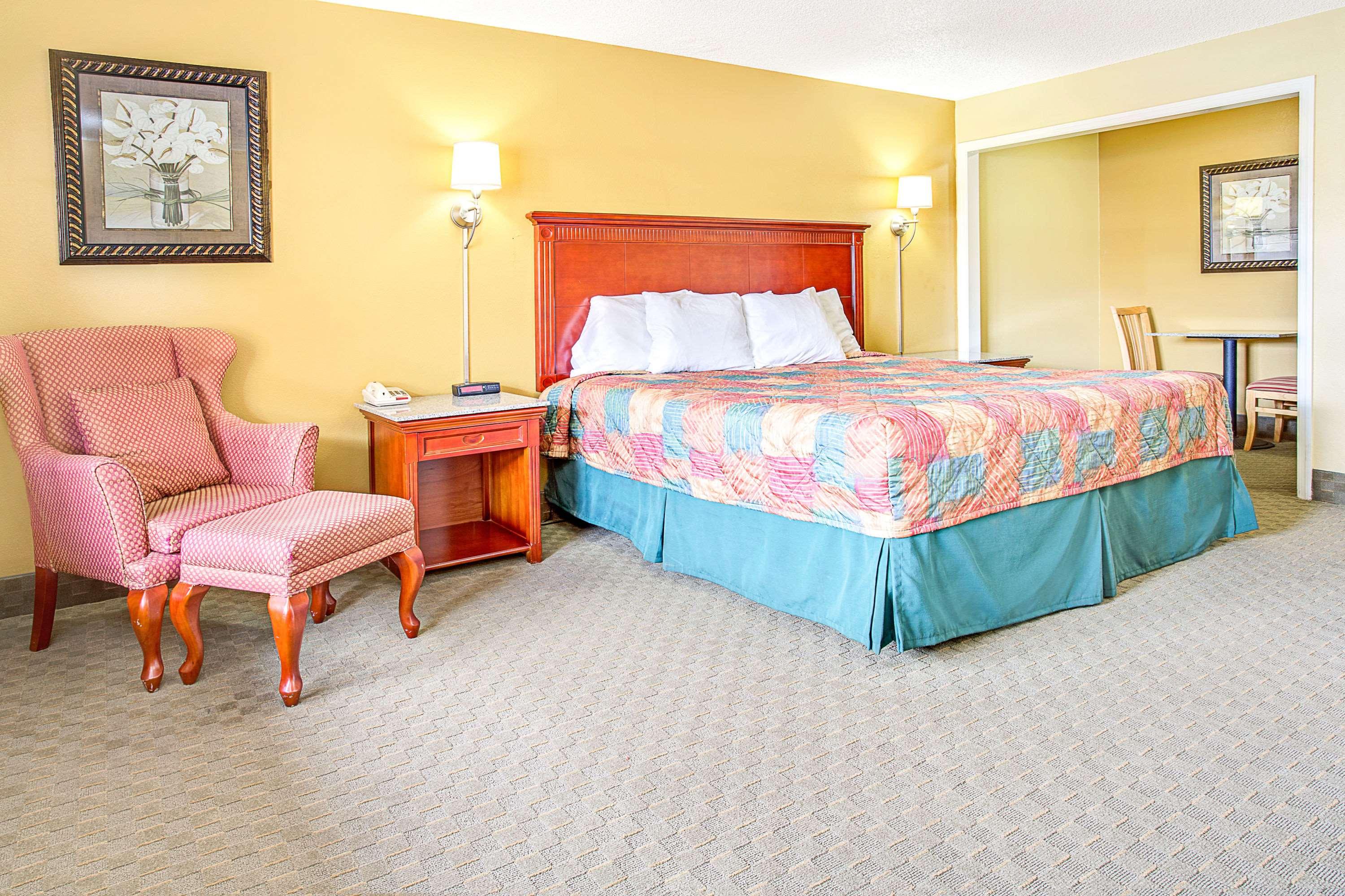 Days Inn By Wyndham Orange City/Deland — photo 4
