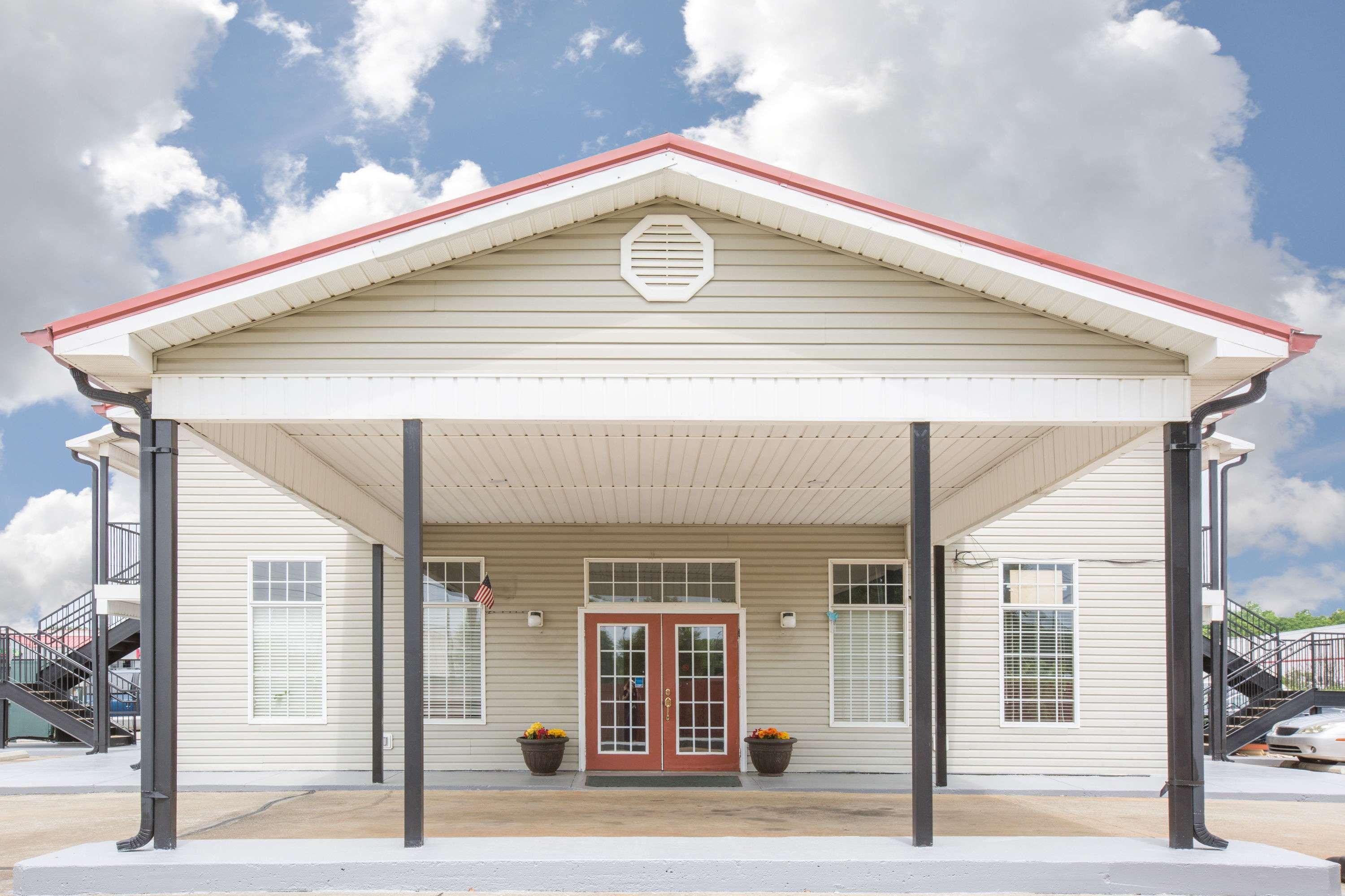 Super 8 by Wyndham Talladega AL — photo 3