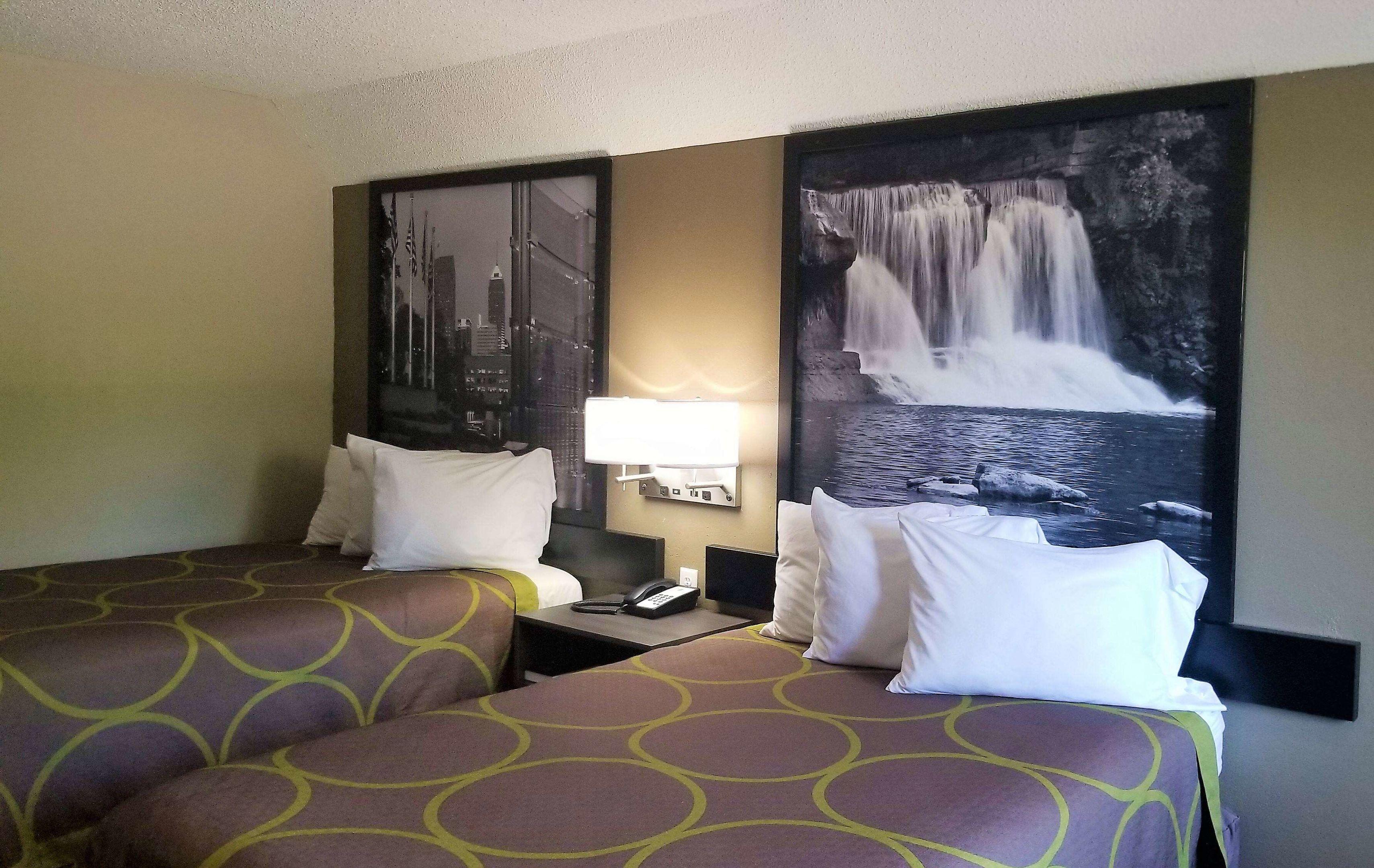 Super 8 by Wyndham Brownsburg — photo 5