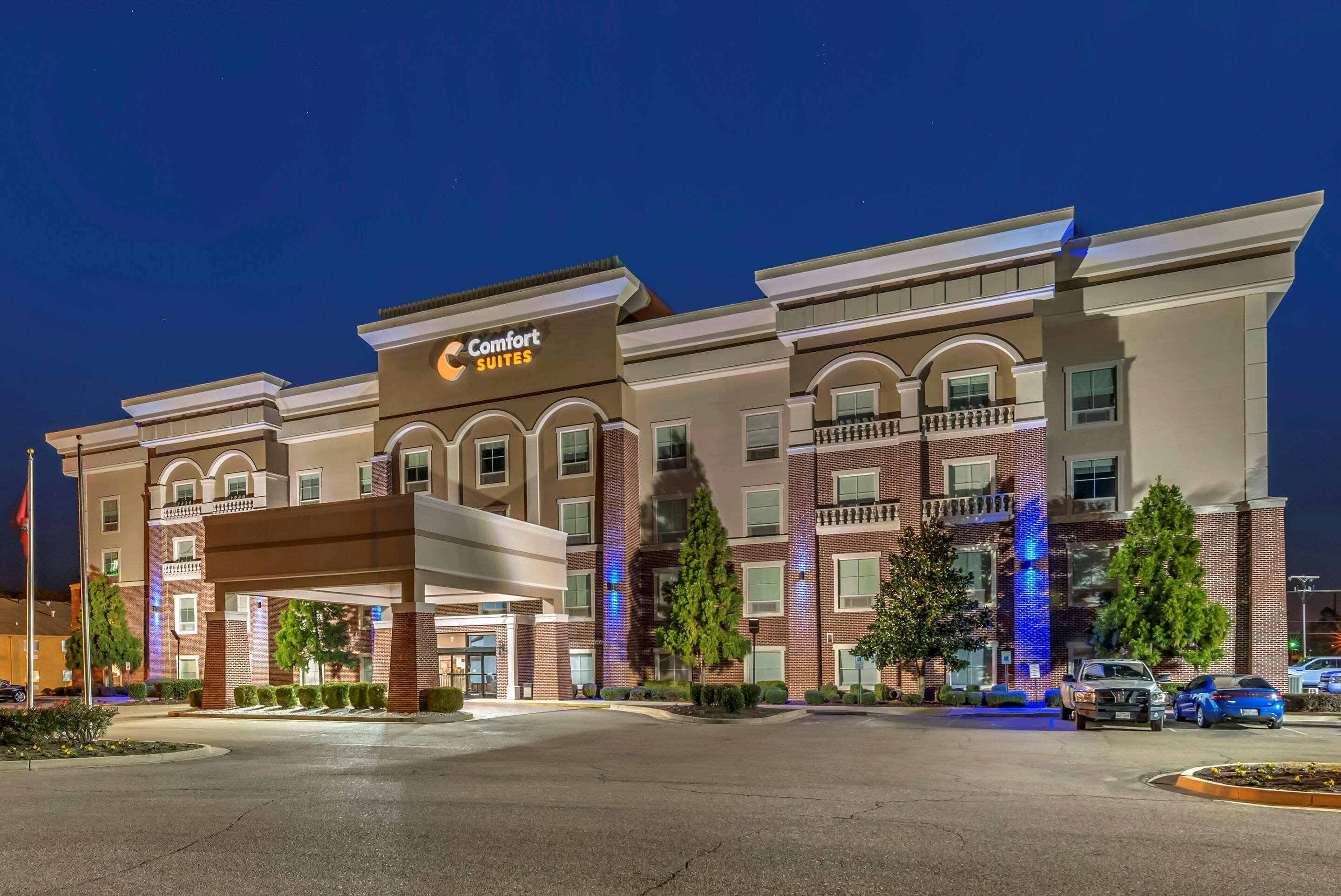 Comfort Suites — photo 4