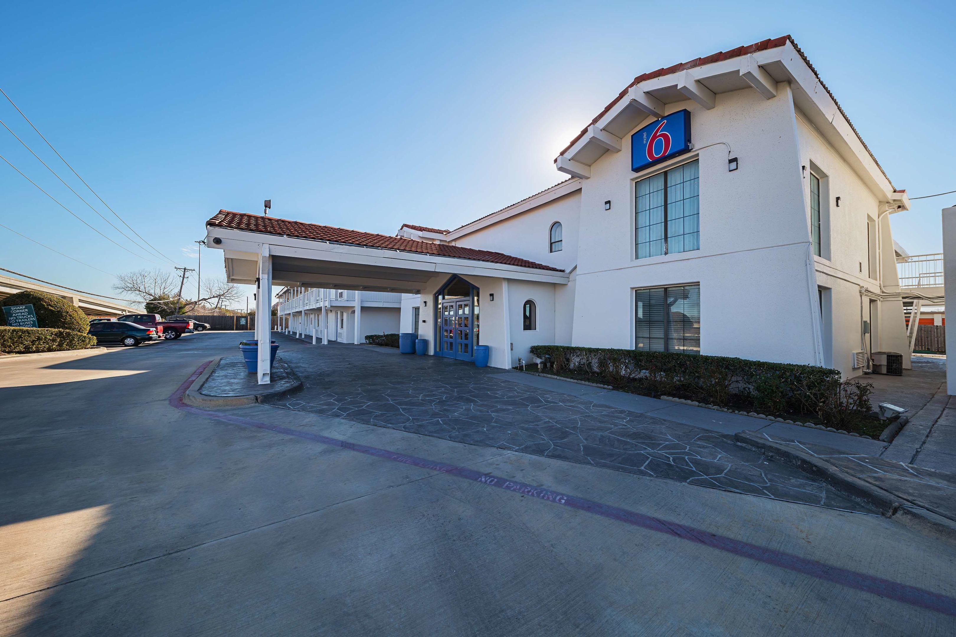 Motel 6 Grand Prairie - Interstate 30 — photo 5