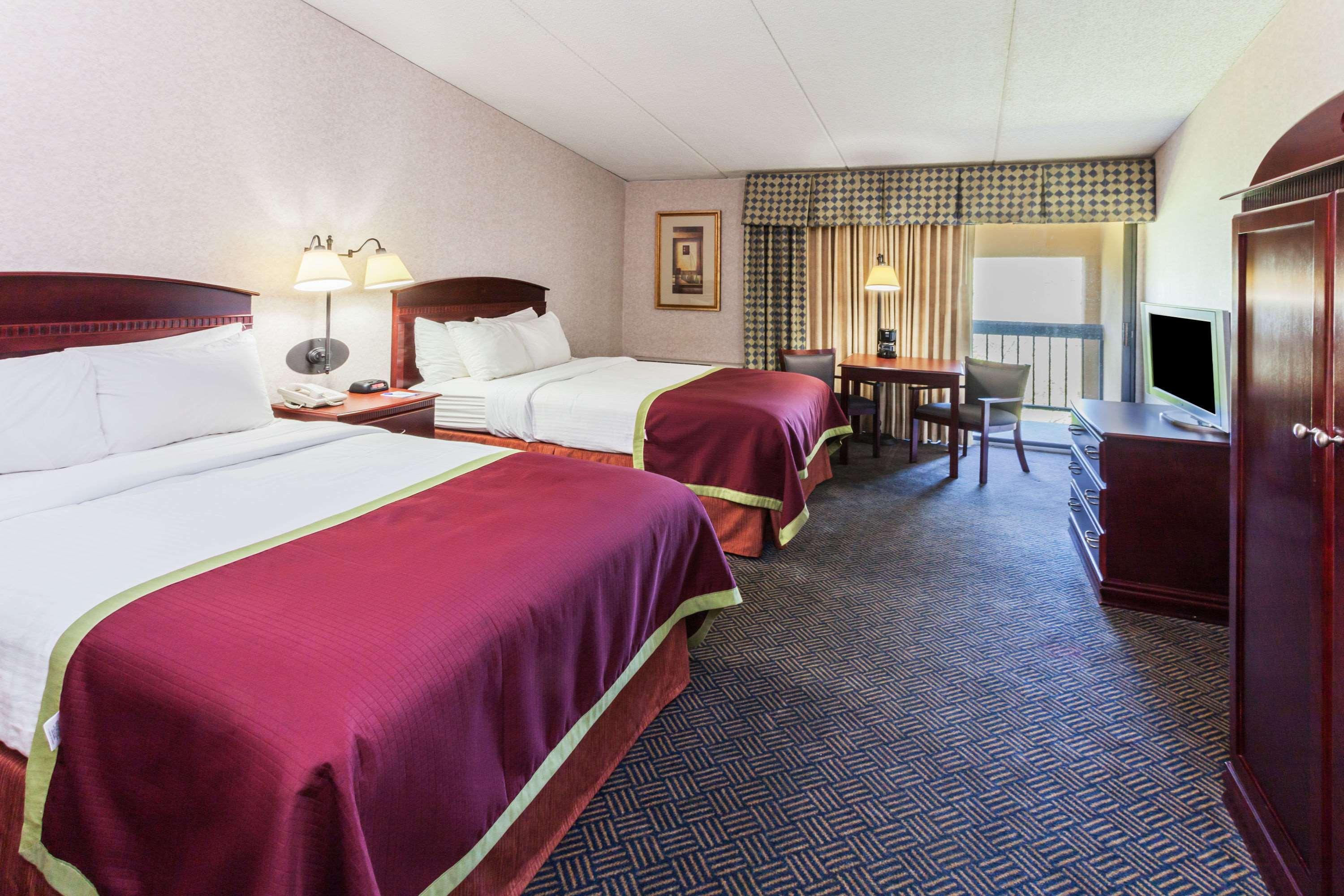 Baymont Inn & Suites Michigan City — photo 4