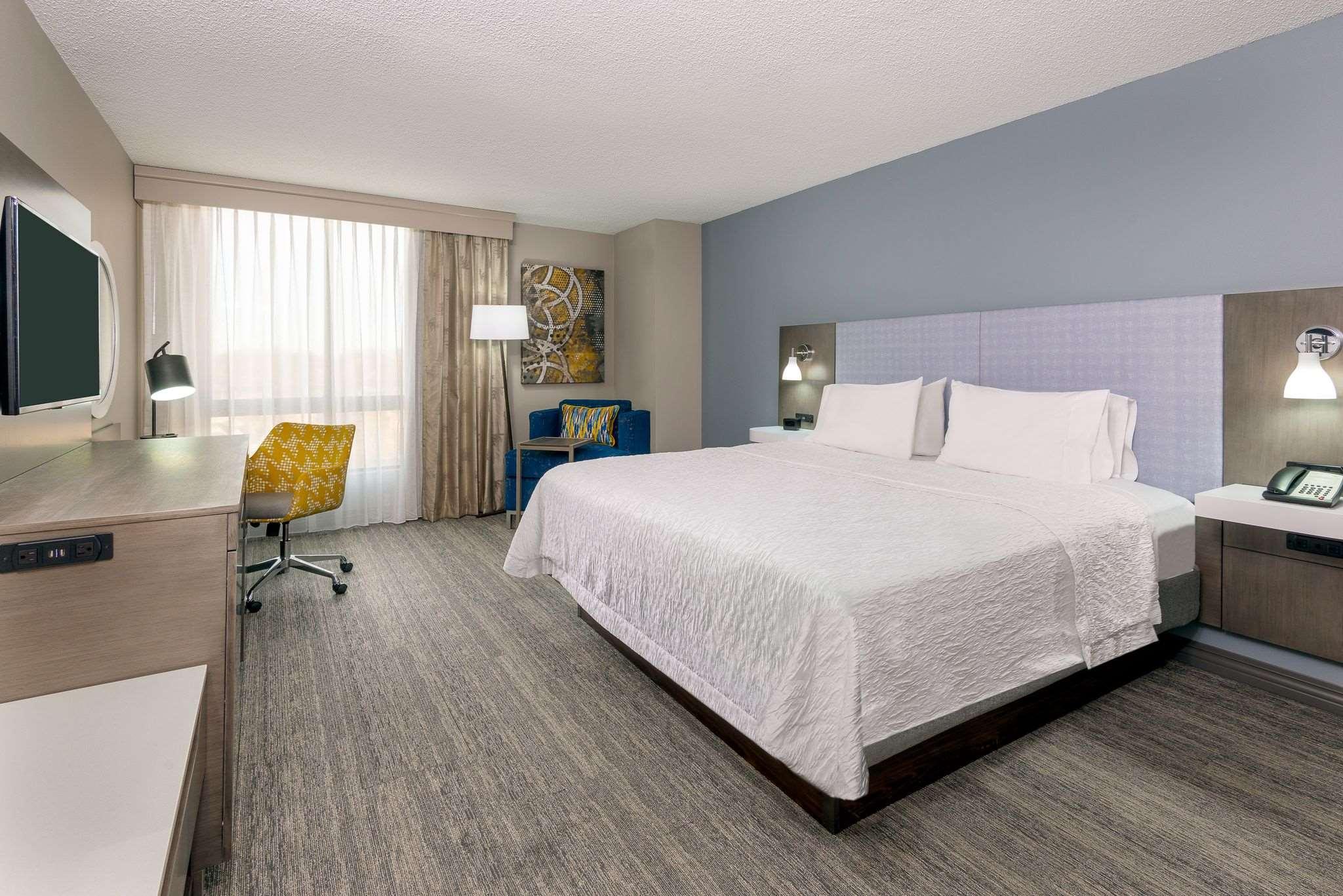 Hampton Inn & Suites Country Club Plaza — photo 5
