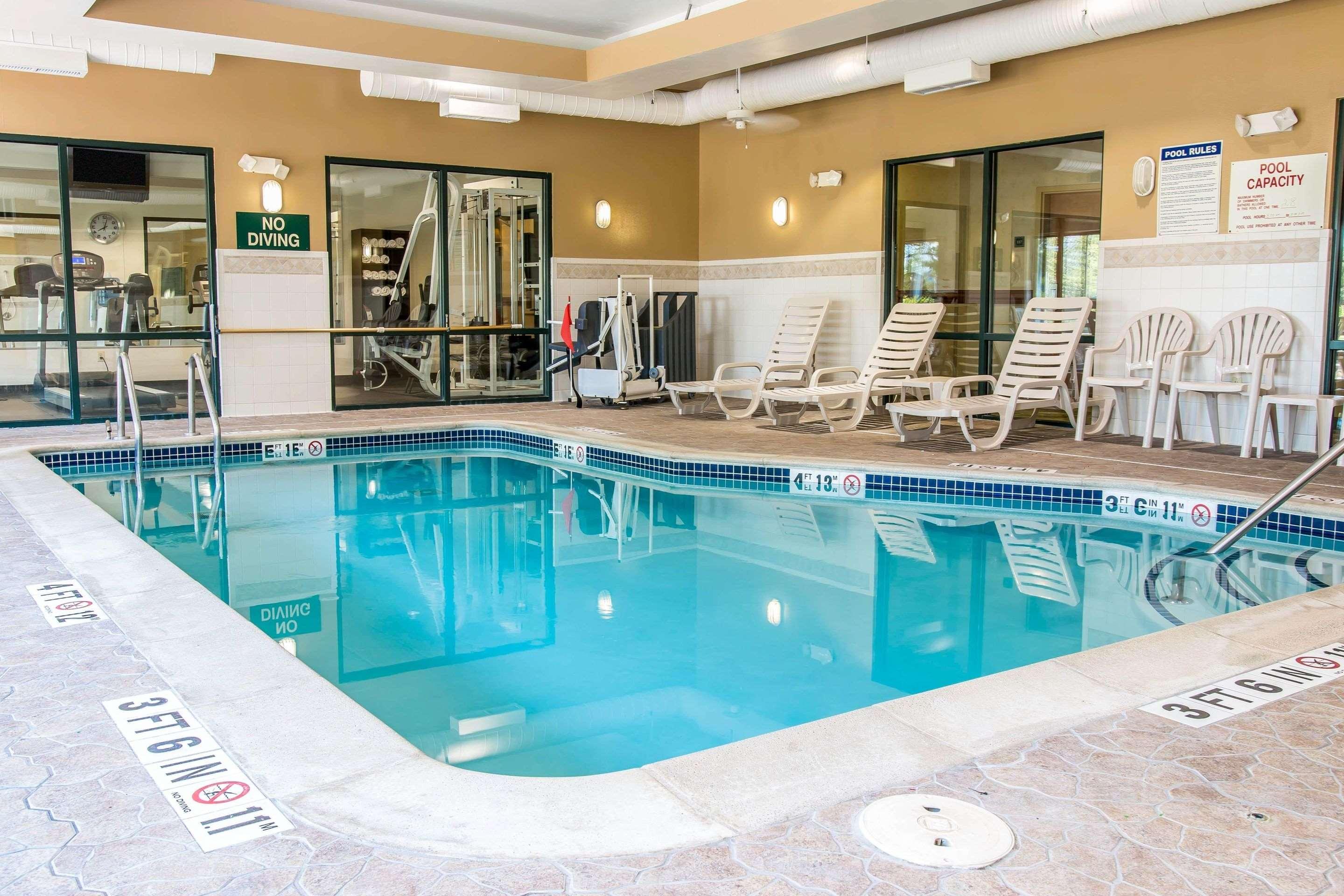 Comfort Suites — photo 4