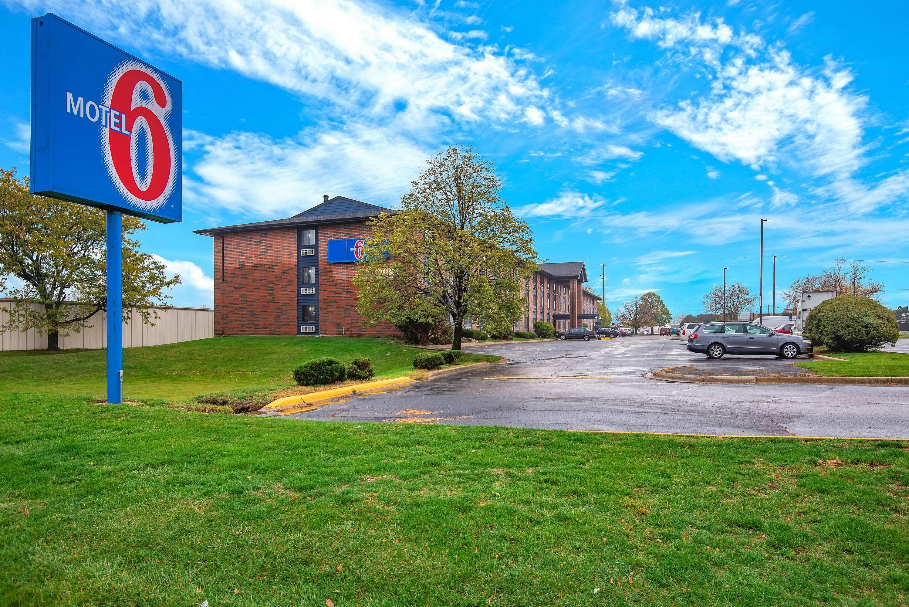 Motel 6 Elk Grove Village-O'Hare — photo 4