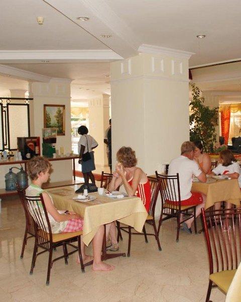 Club Dorado Hotel — photo 4