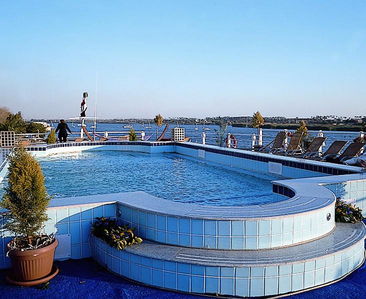 Magic Nile Cruiser Boat — photo 4