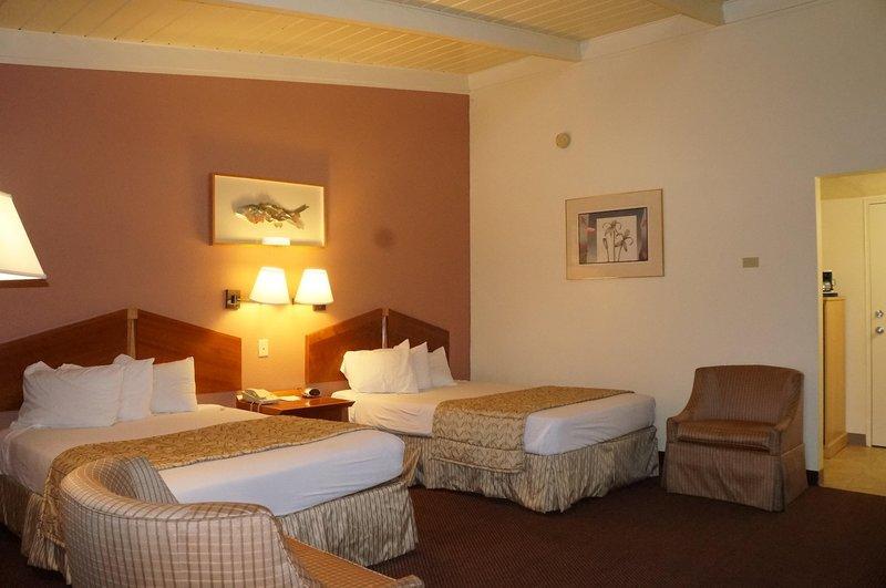 Americas Best Value Inn & Suites Oroville — photo 4