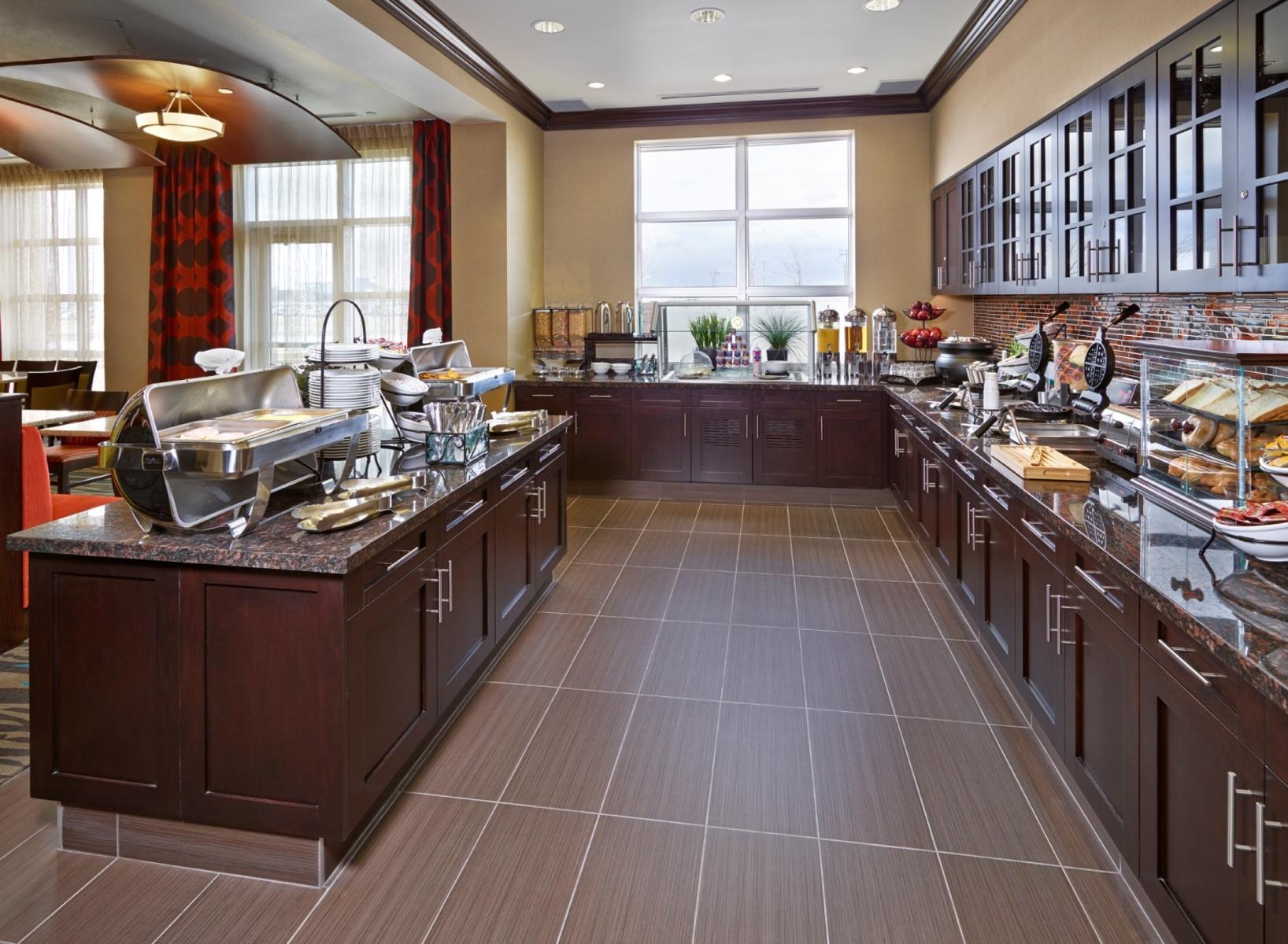 Homewood Suites by Hilton Calgary-Airport, Alberta, Canada — photo 4