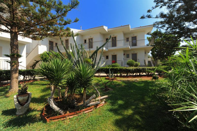 Oasis Beach Hotel — photo 5