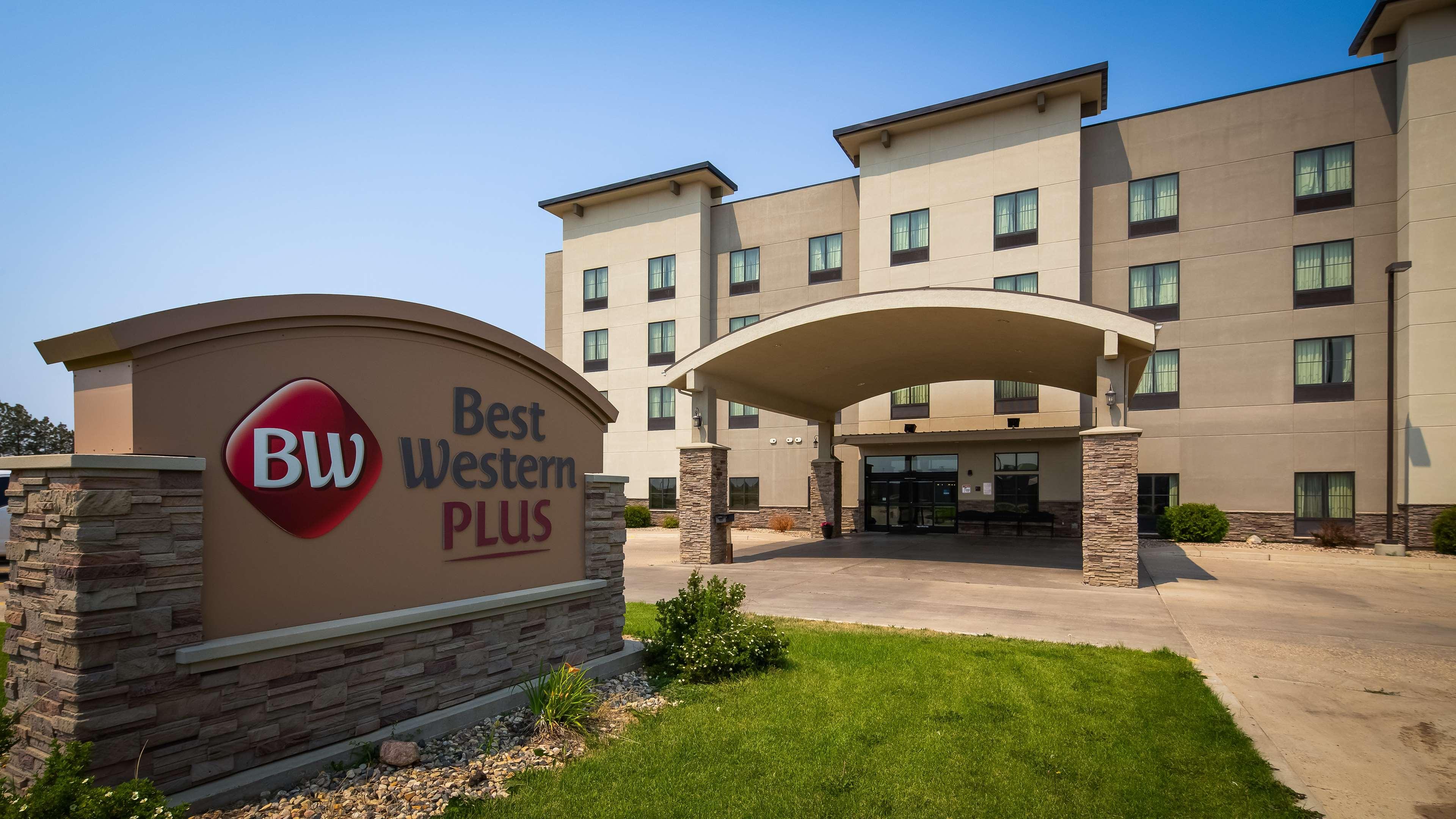 Best Western Plus Williston Hotel & Suites — photo 3
