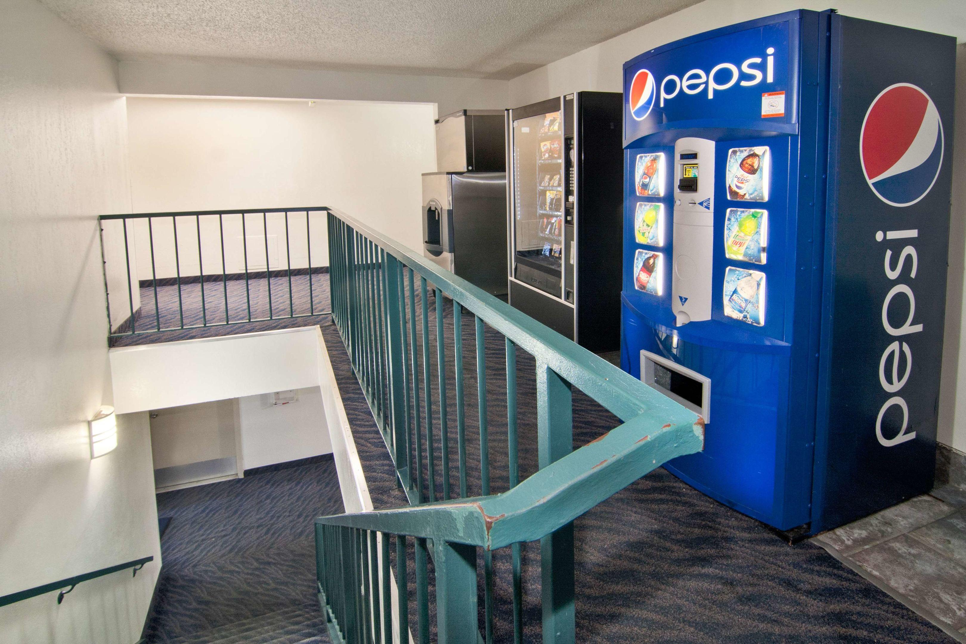 Motel 6 Minneapolis South - Lakeville — photo 5