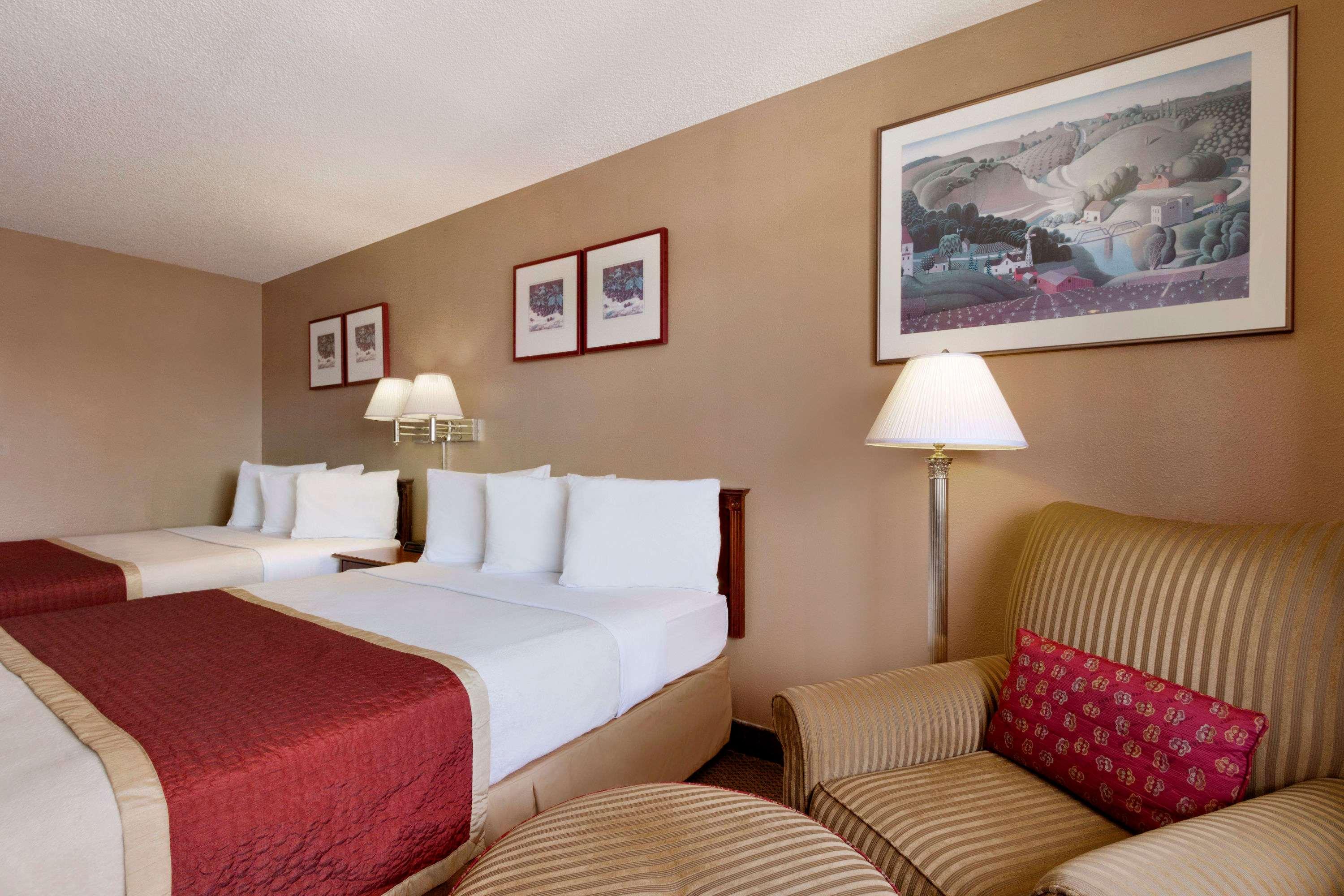 Travelodge by Wyndham Port of Tacoma WA — photo 5