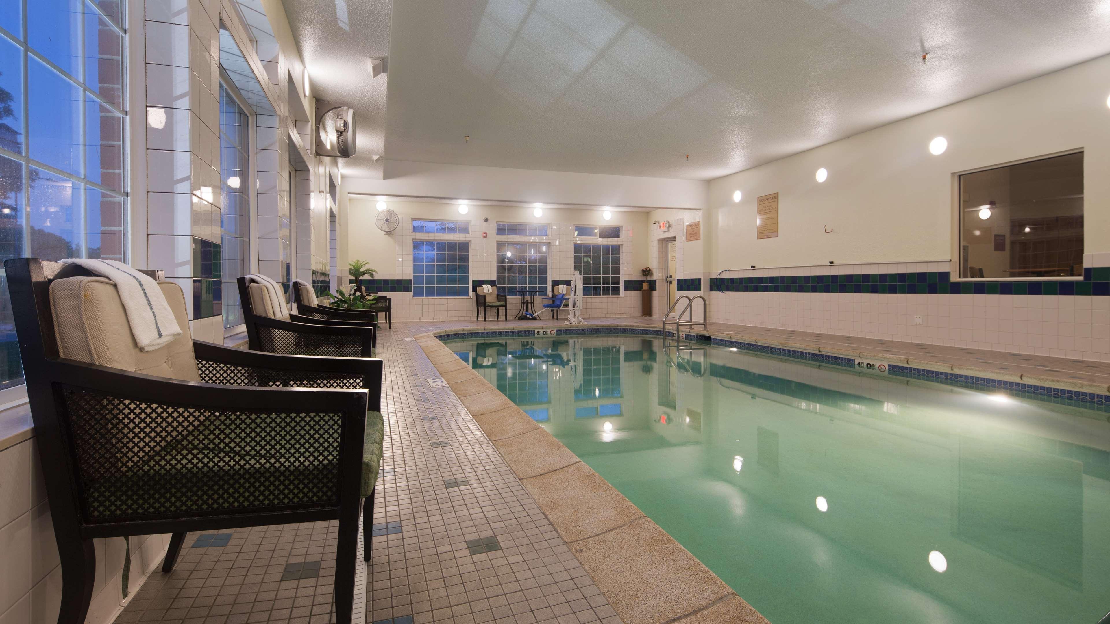 Best Western Plus Des Moines West Inn & Suites — photo 4