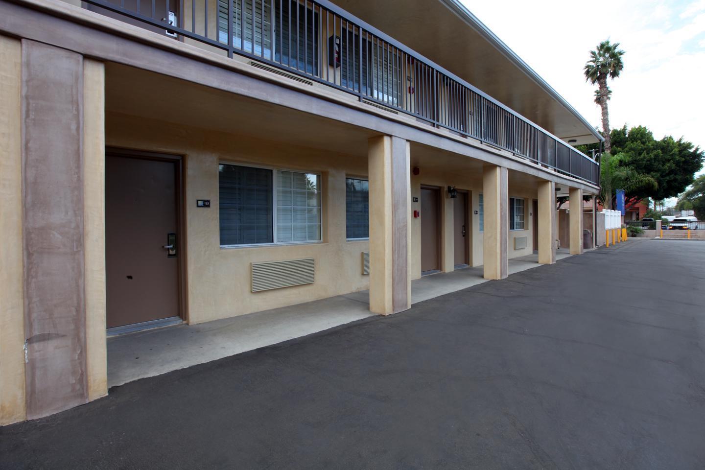 Americas Best Value Inn Riverside — photo 3