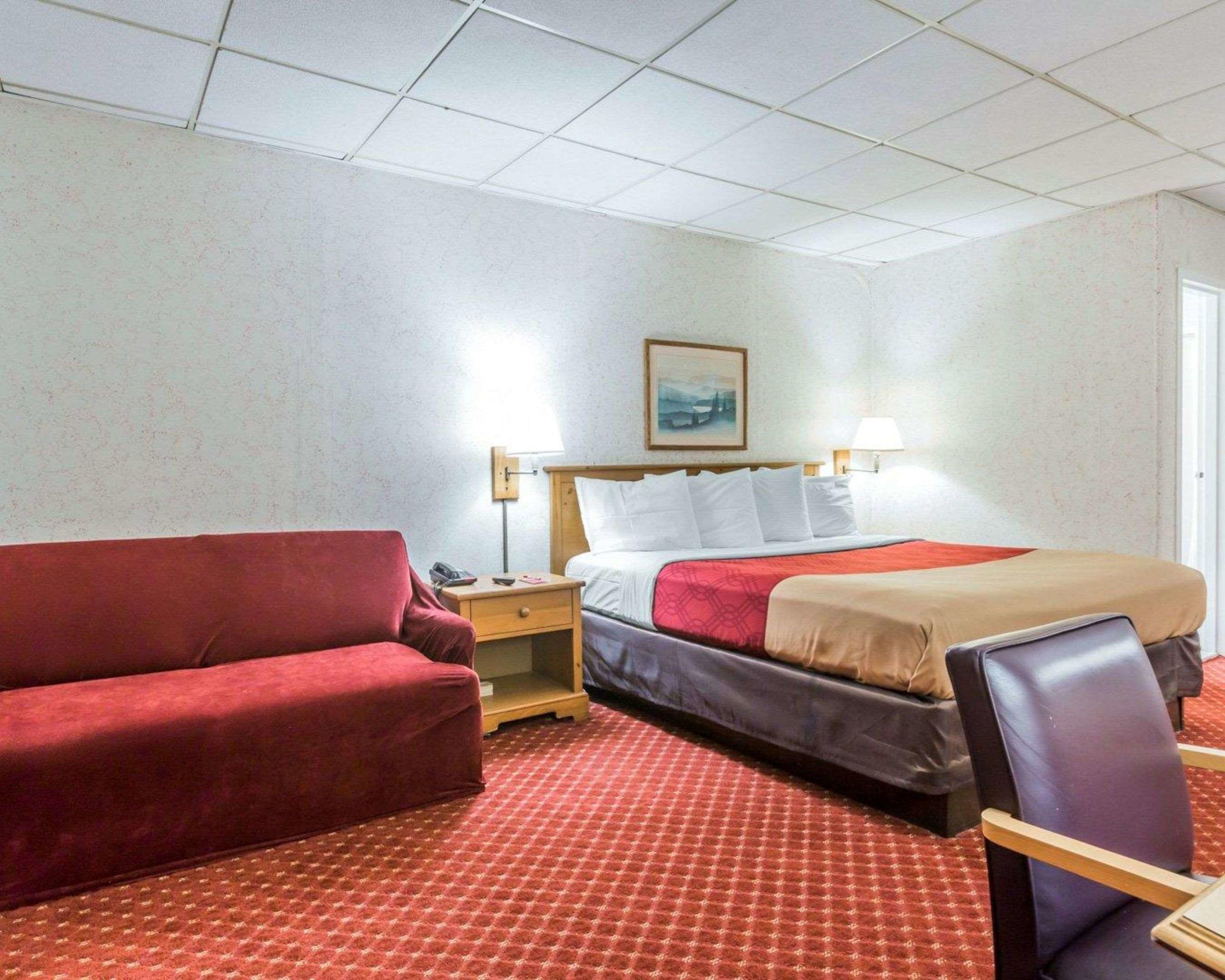 Econo Lodge Near Stewart International Airport — photo 5