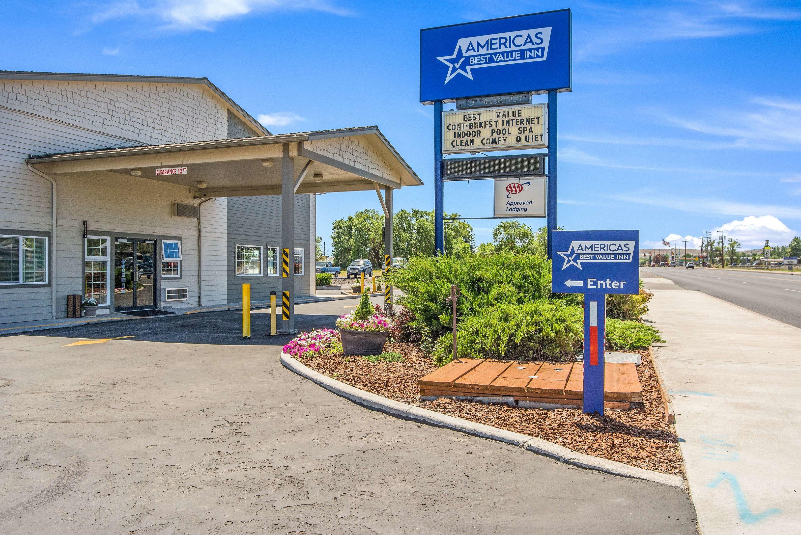 Americas Best Value Inn Burns — photo 4