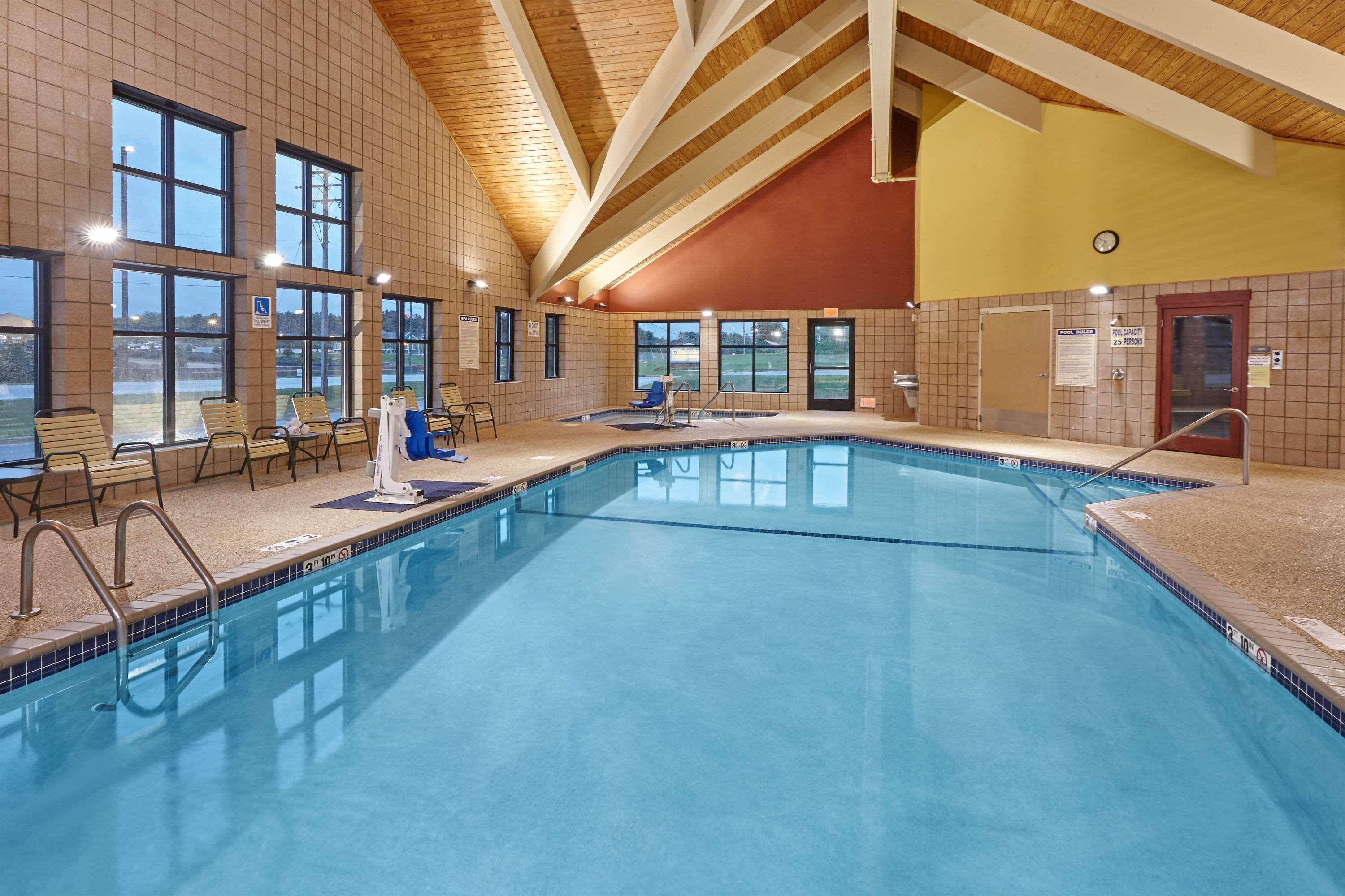 AmericInn Lodge & Suites Greenville — photo 4