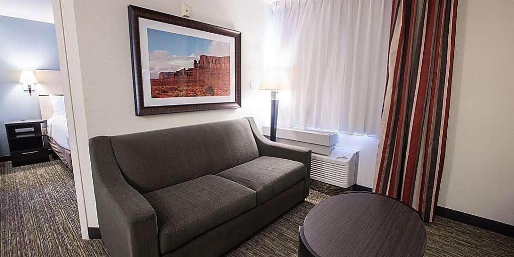 Sonesta Simply Suites Austin South — photo 4