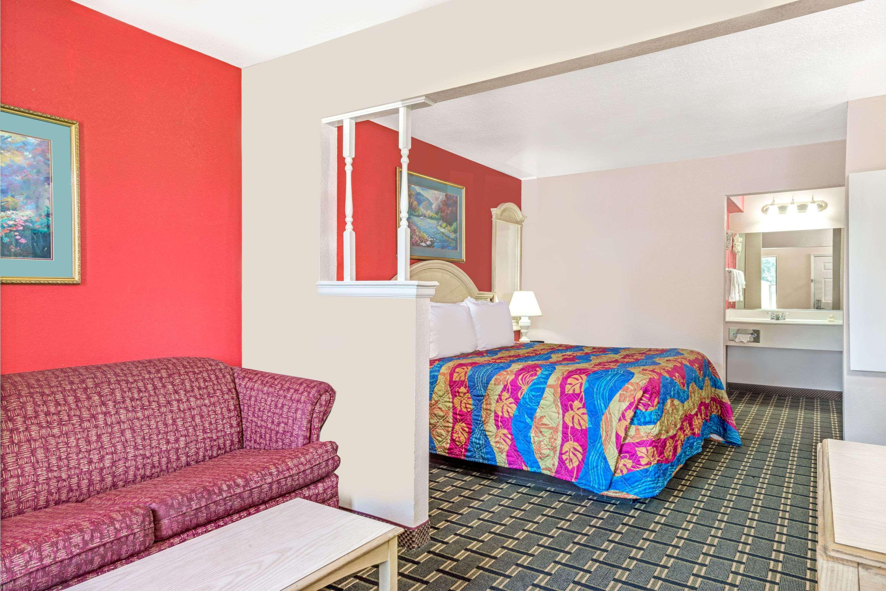 Days Inn & Suites by Wyndham Osceola AR — photo 3
