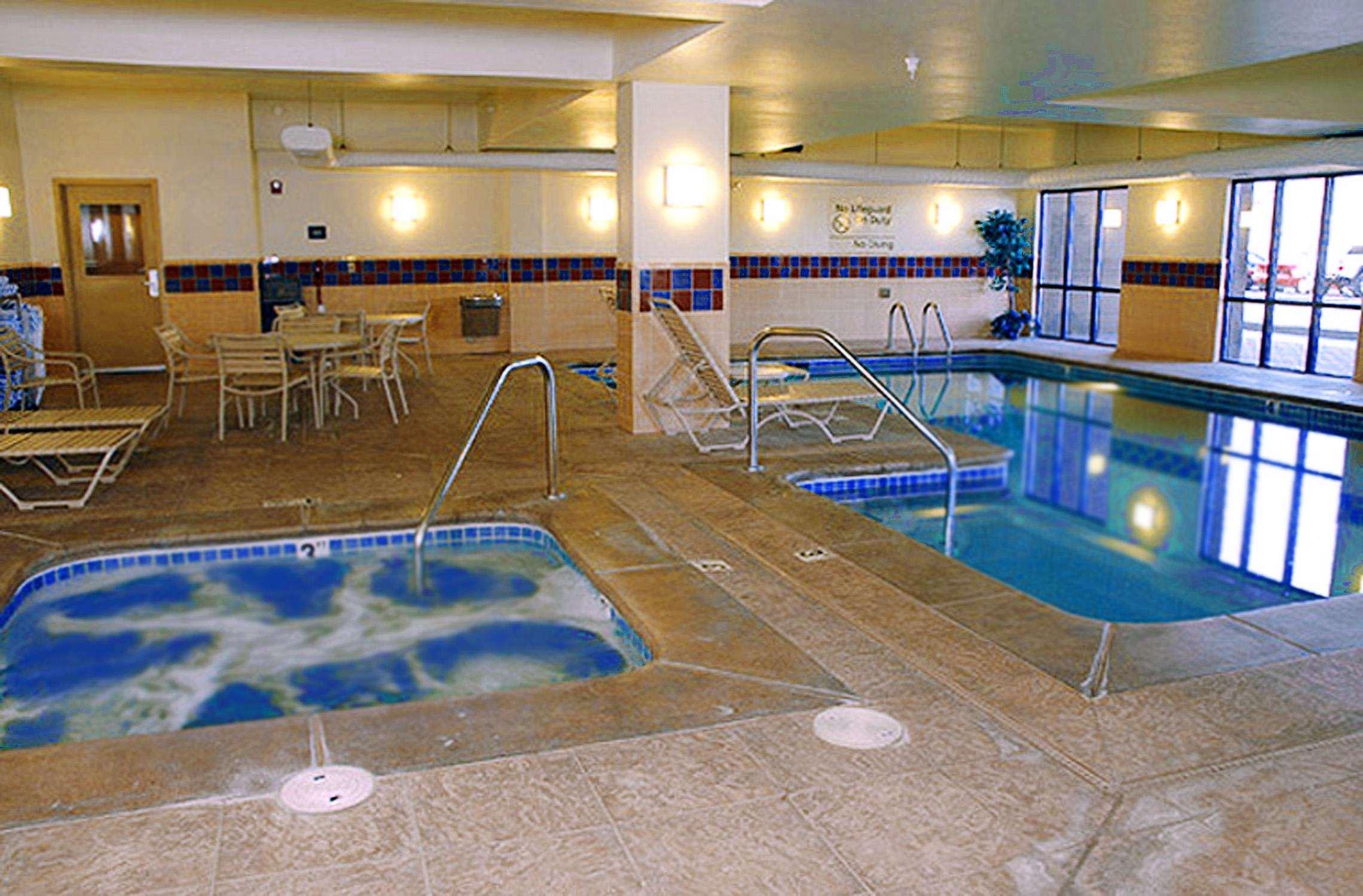Hampton Inn and Suites Kingman — photo 4