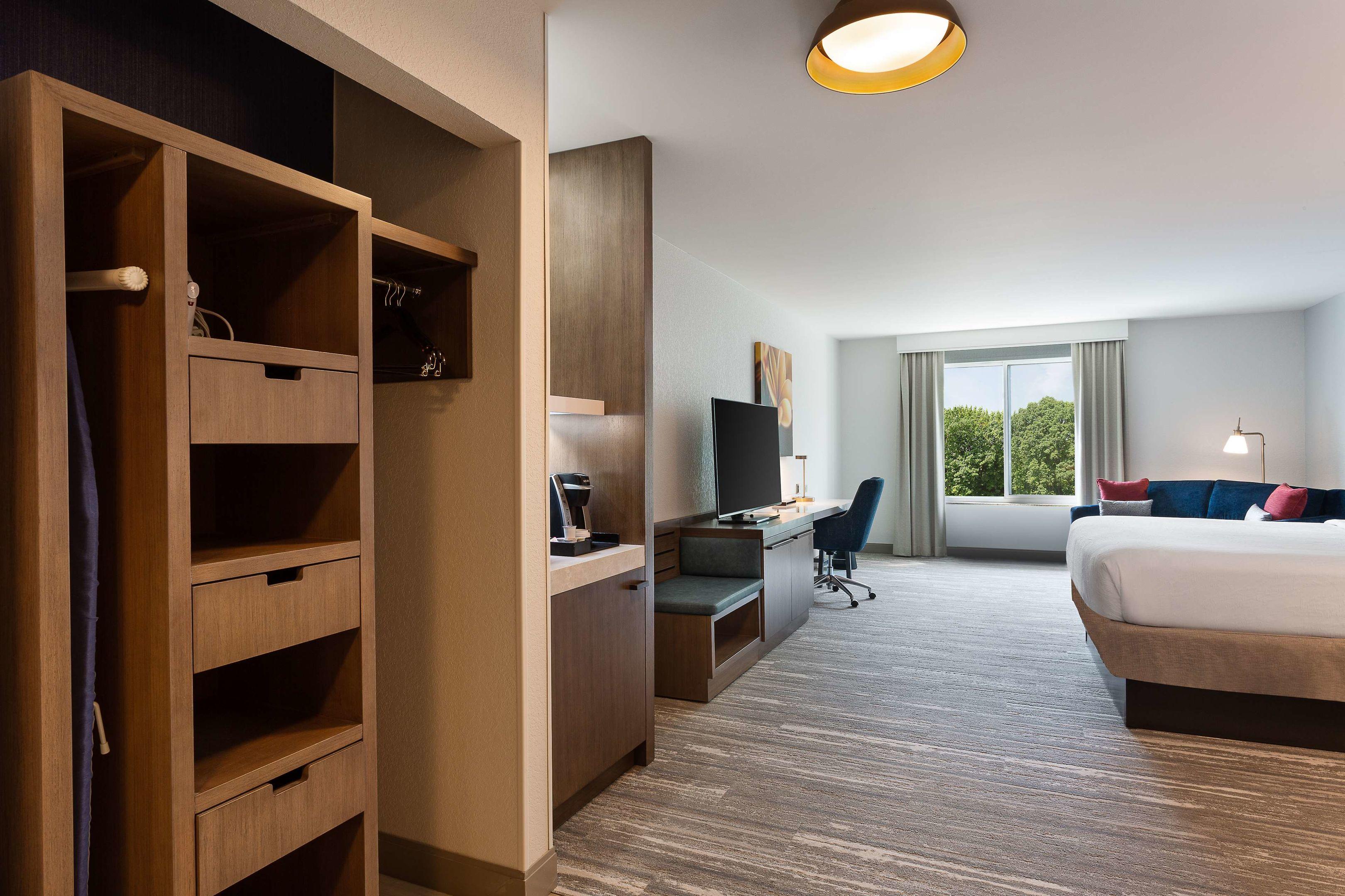 Hilton Garden Inn Melville — photo 3