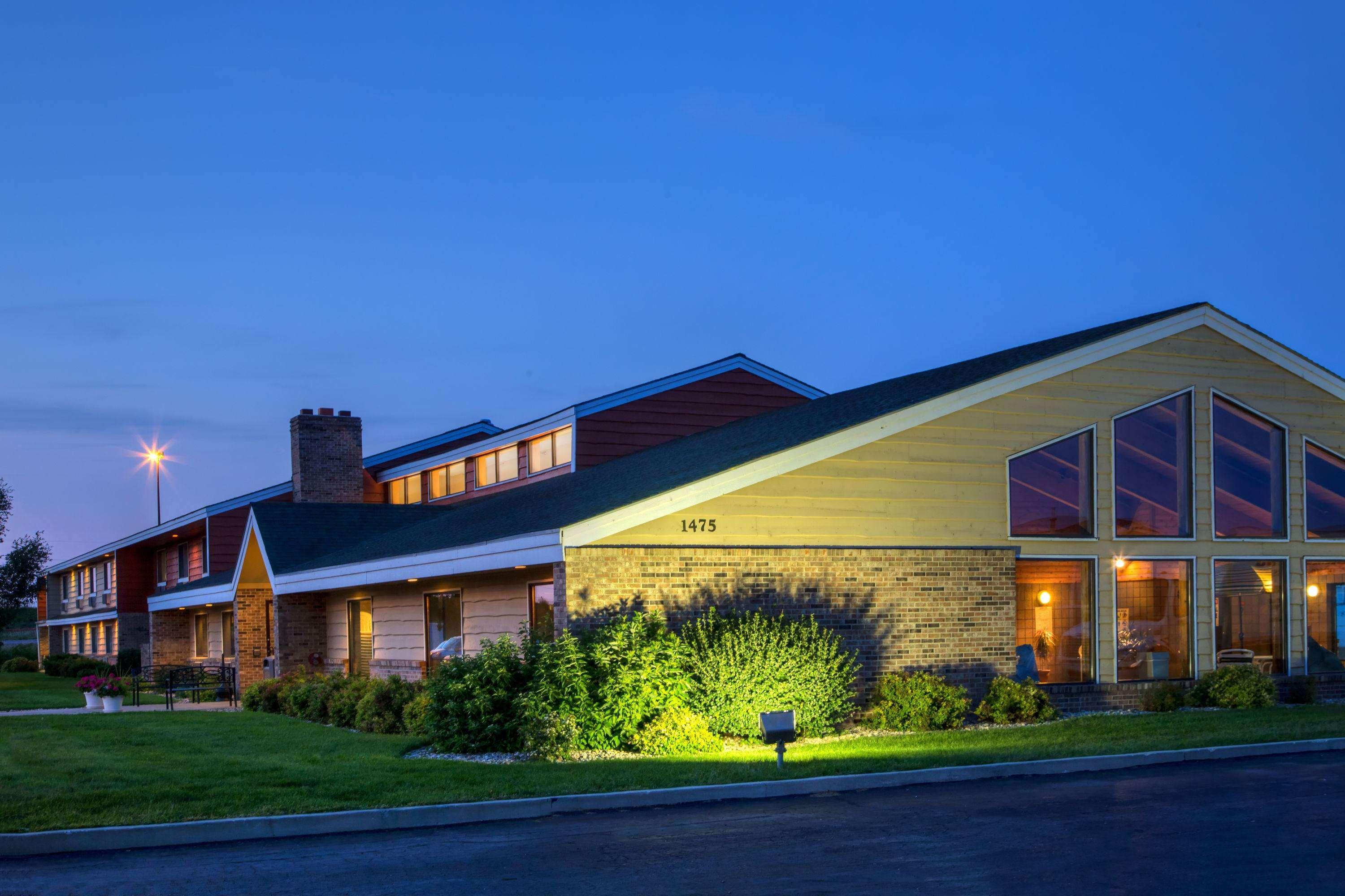 AmericInn by Wyndham Worthington — photo 3
