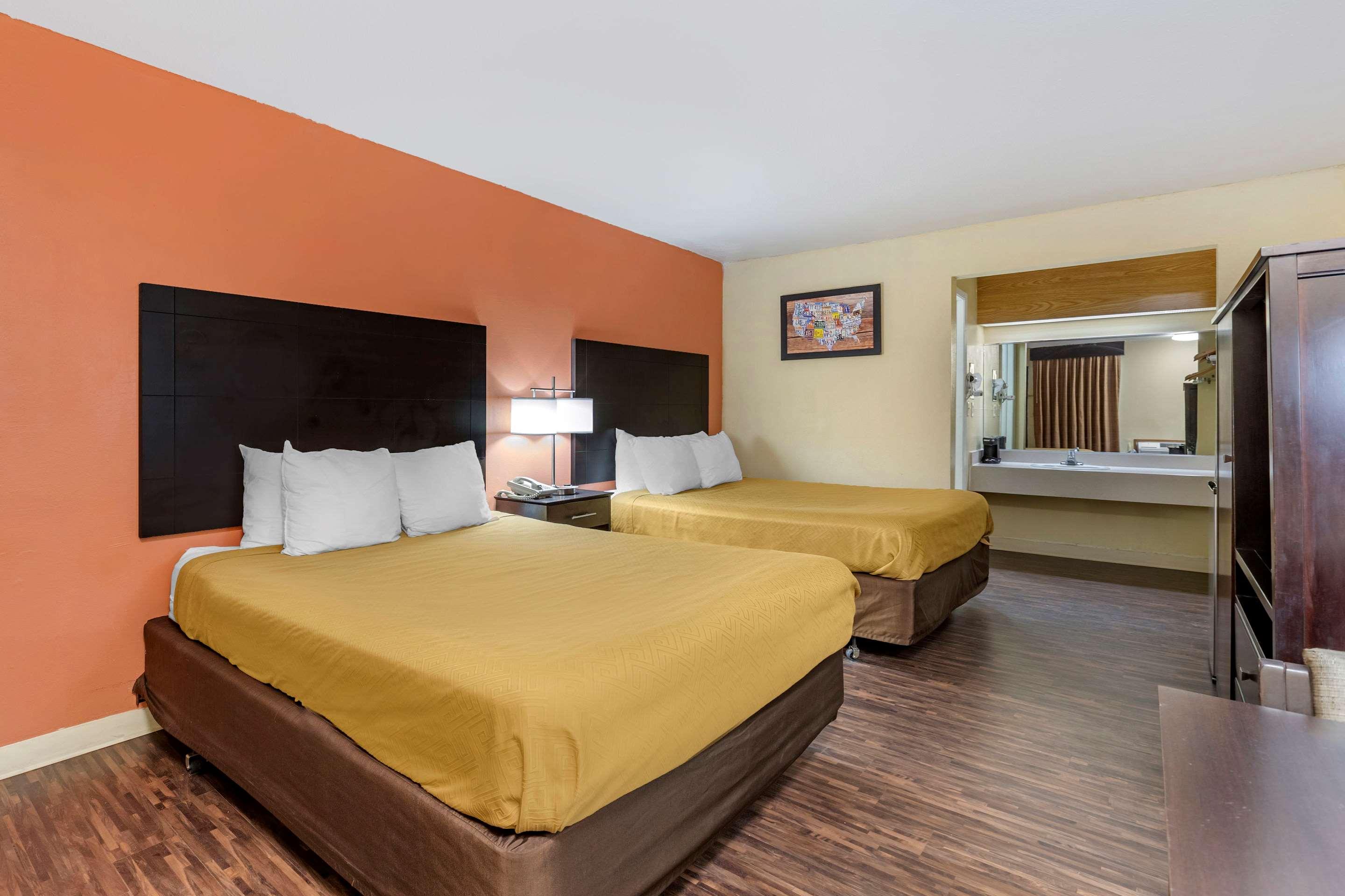 Econo Lodge — photo 5