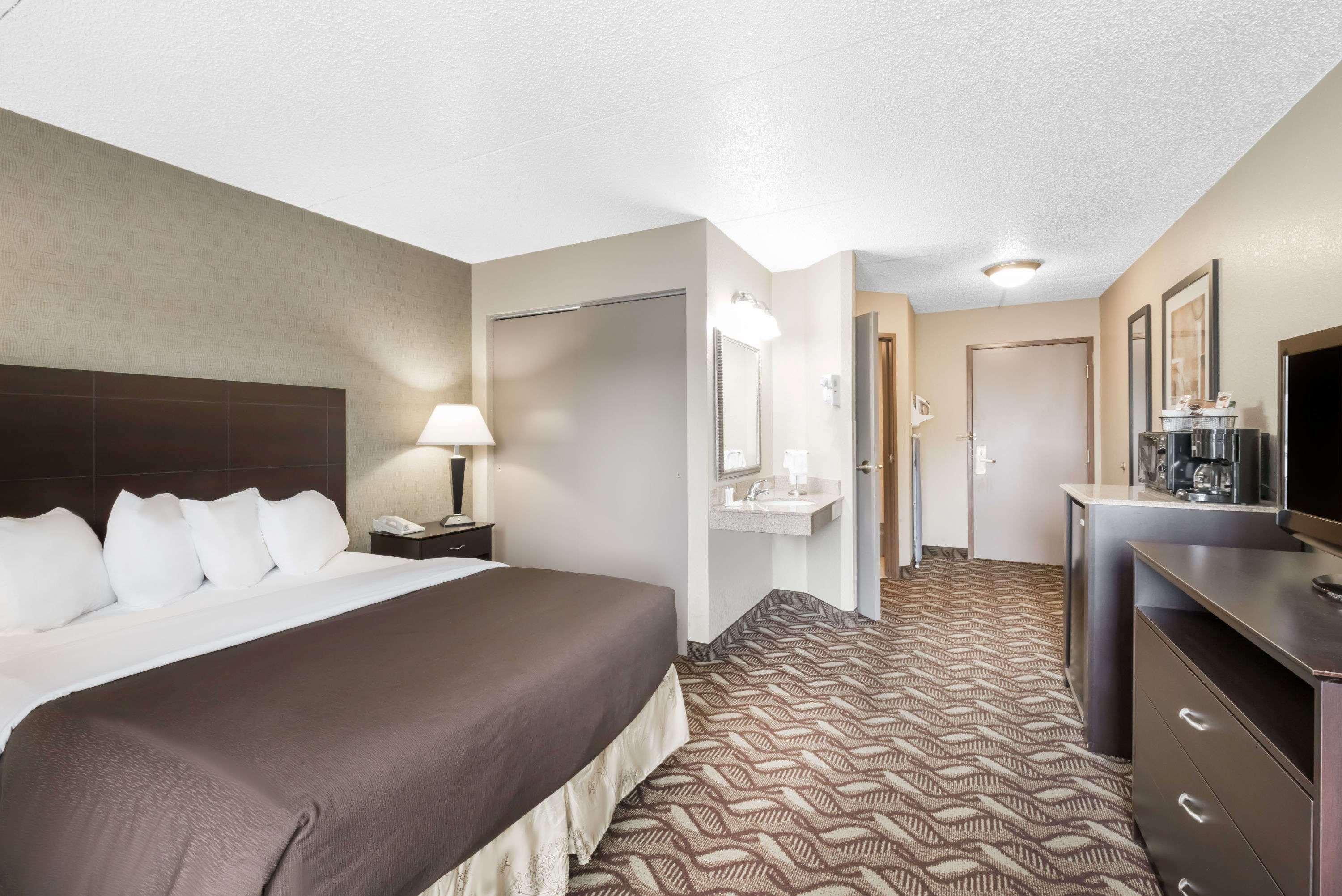 Days Inn Bismarck — photo 3