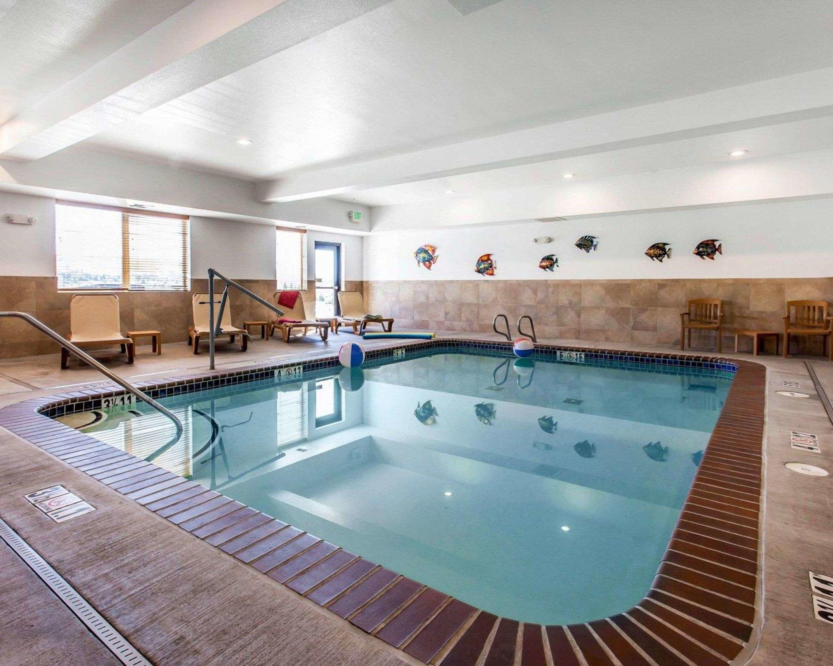 Comfort Suites — photo 5