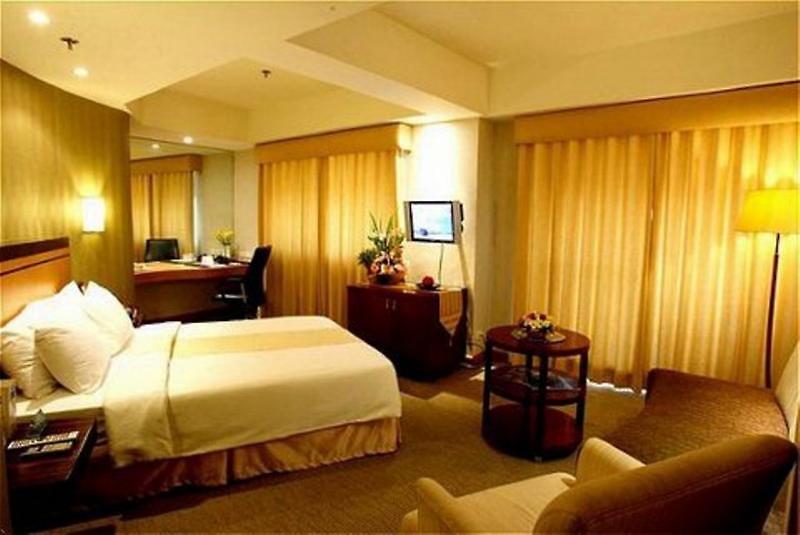 Imperial Palace Suites — photo 4
