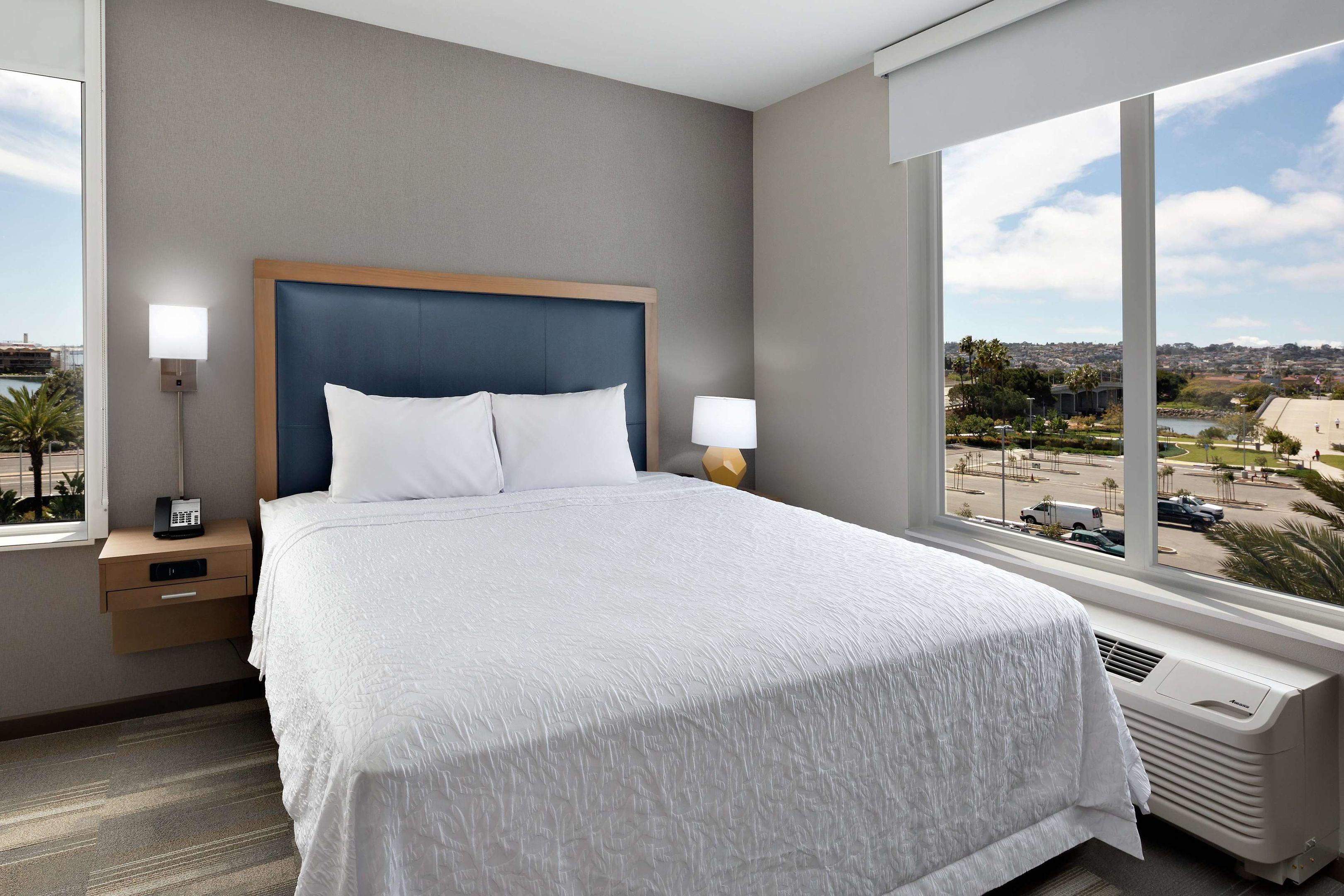 Hampton Inn & Suites San Diego Airport Liberty Station — photo 5