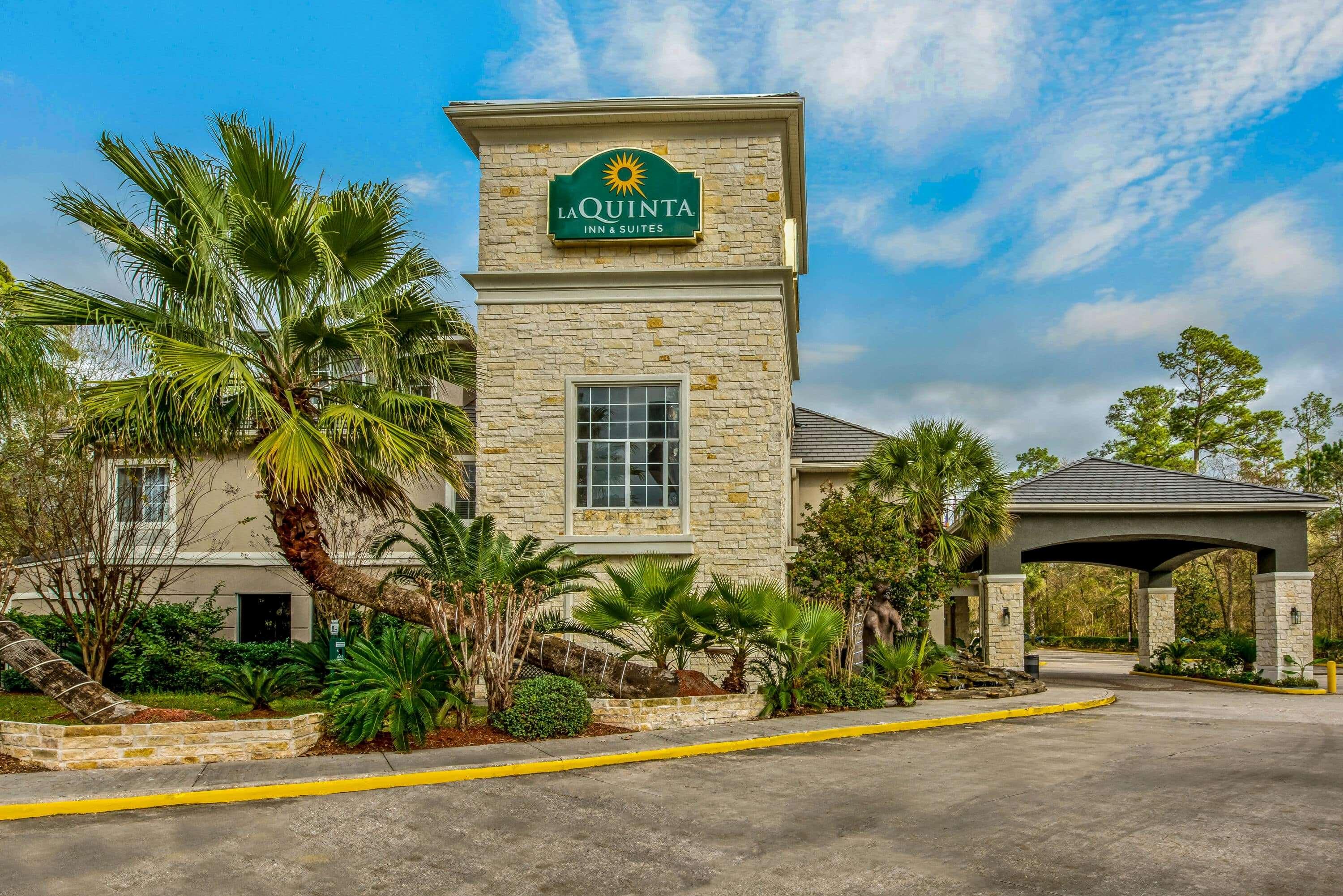 La Quinta Inn & Suites by Wyndham Kingwood — photo 4