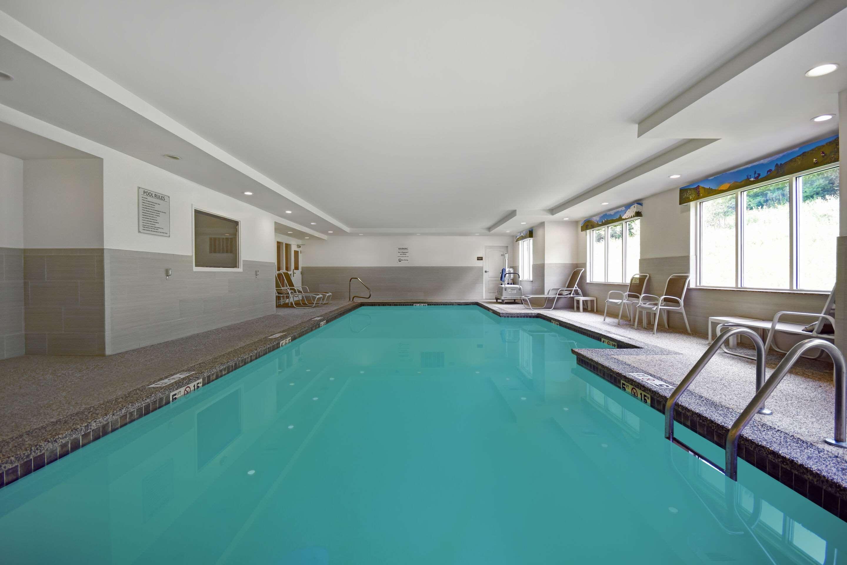 Comfort Inn & Suites — photo 5