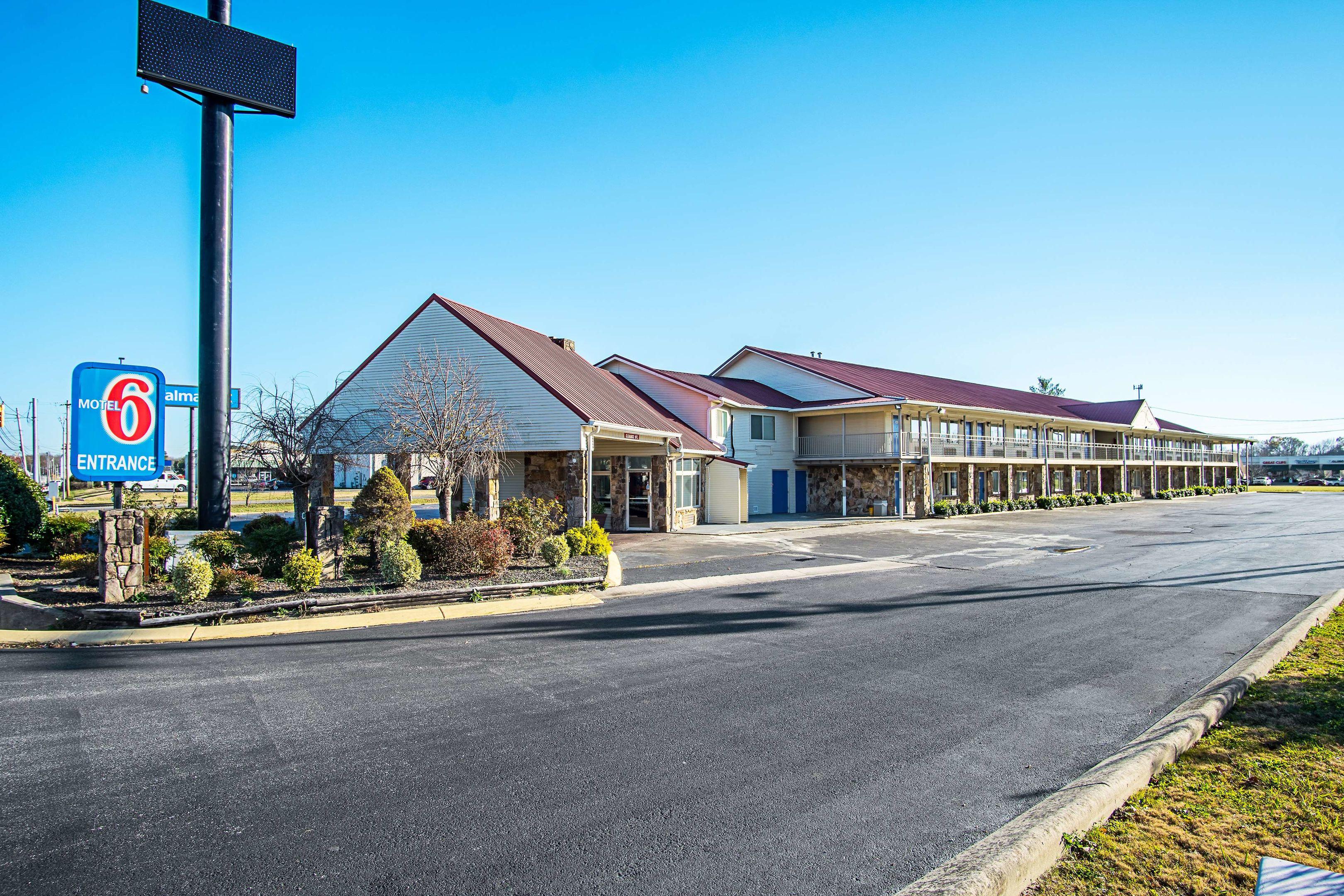 Motel 6 Manchester — photo 4
