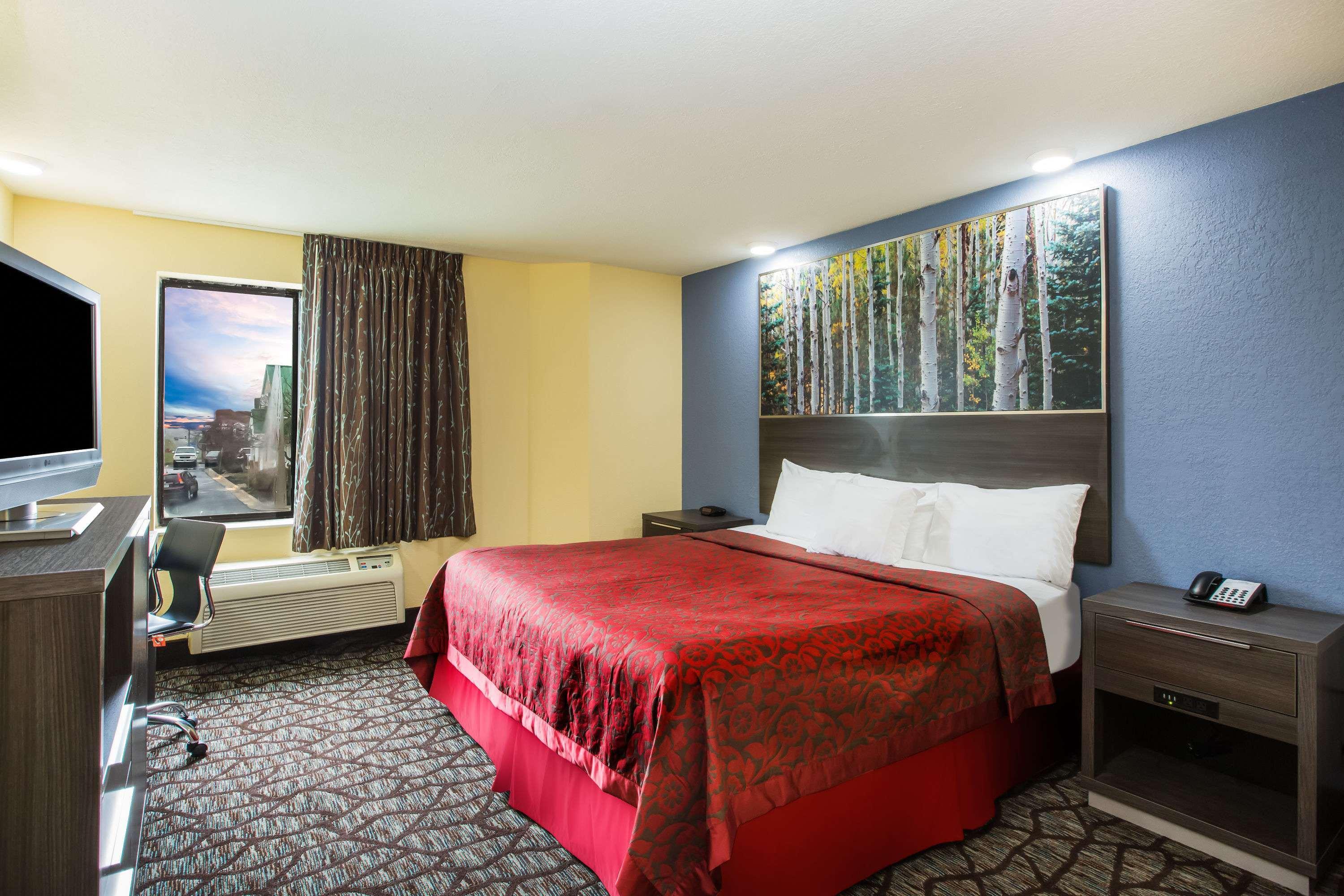 Days Inn Blue Springs — photo 5