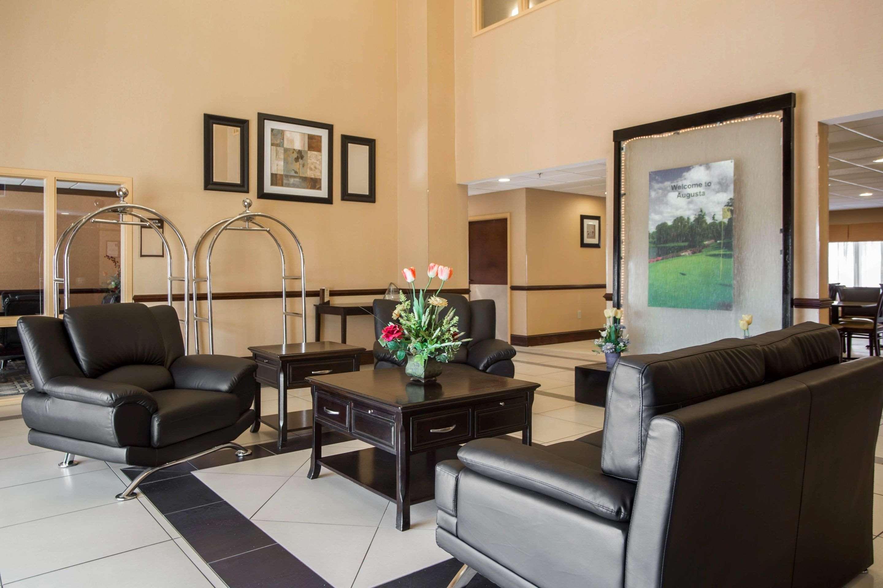 Comfort Inn & Suites Augusta — photo 4