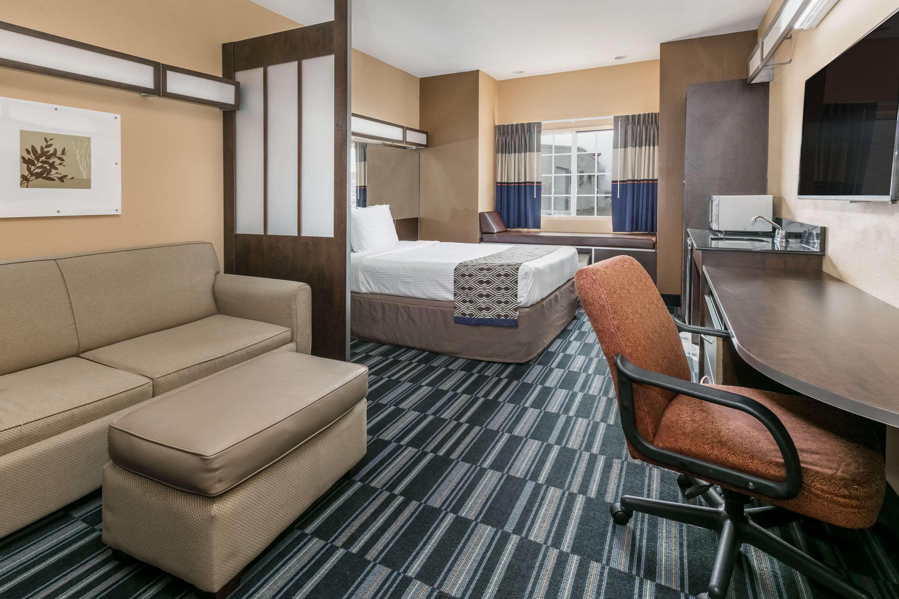 Microtel Inn & Suites by Wyndham Scott Lafayette — photo 4