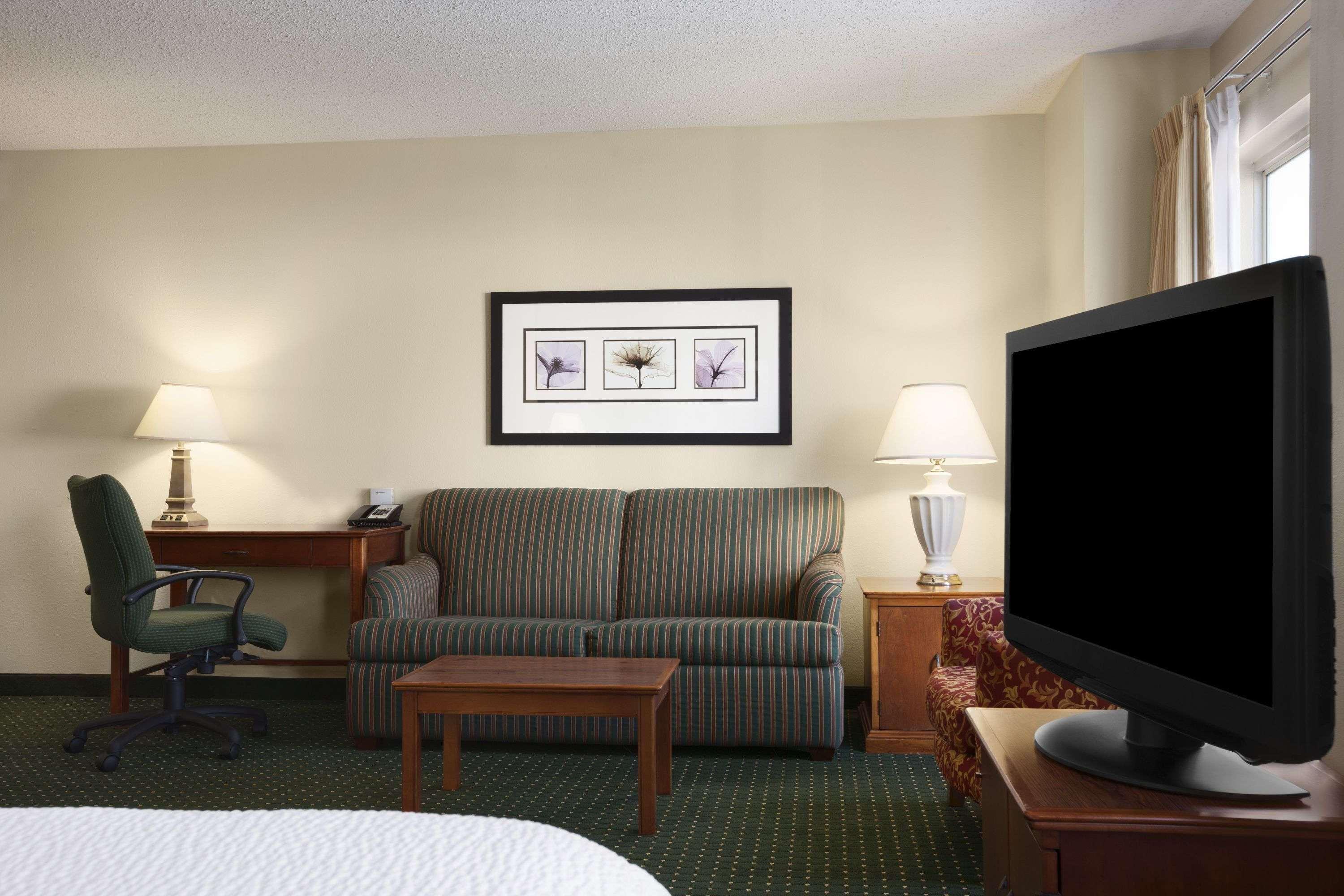 Hawthorn Suites by Wyndham Philadelphia Airport — photo 4