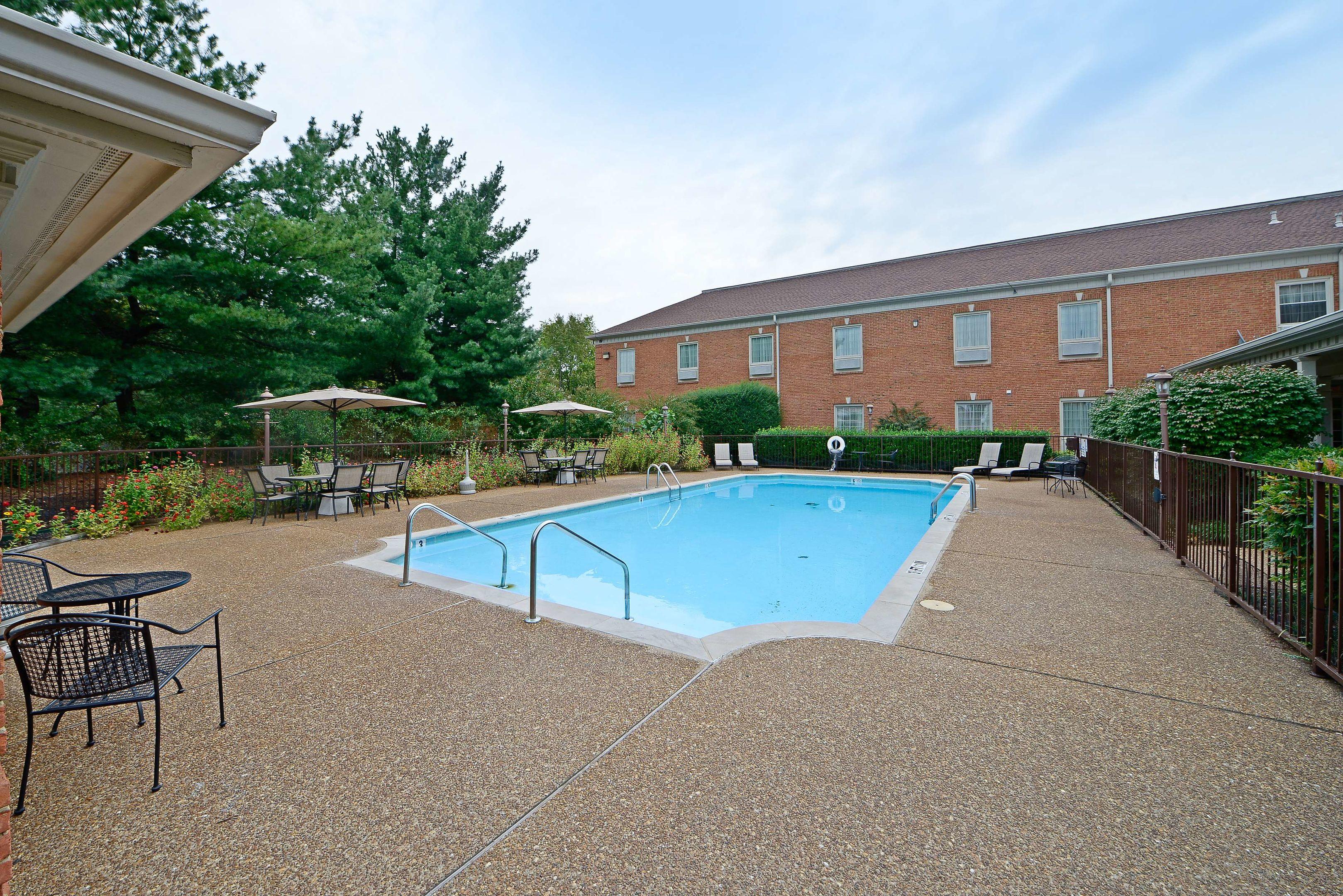 Best Western Spring Hill Inn & Suites — photo 3