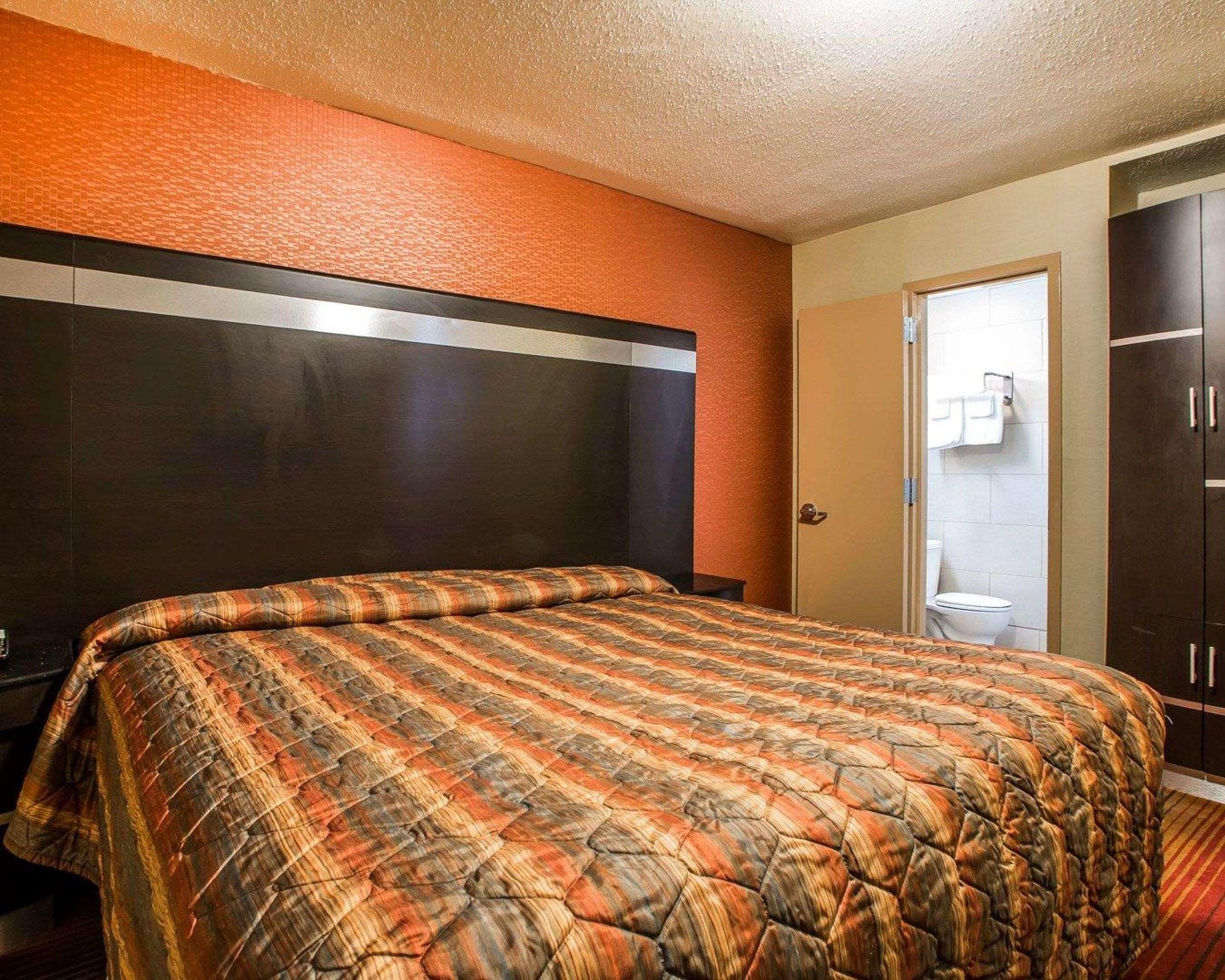 Rodeway Inn — photo 5