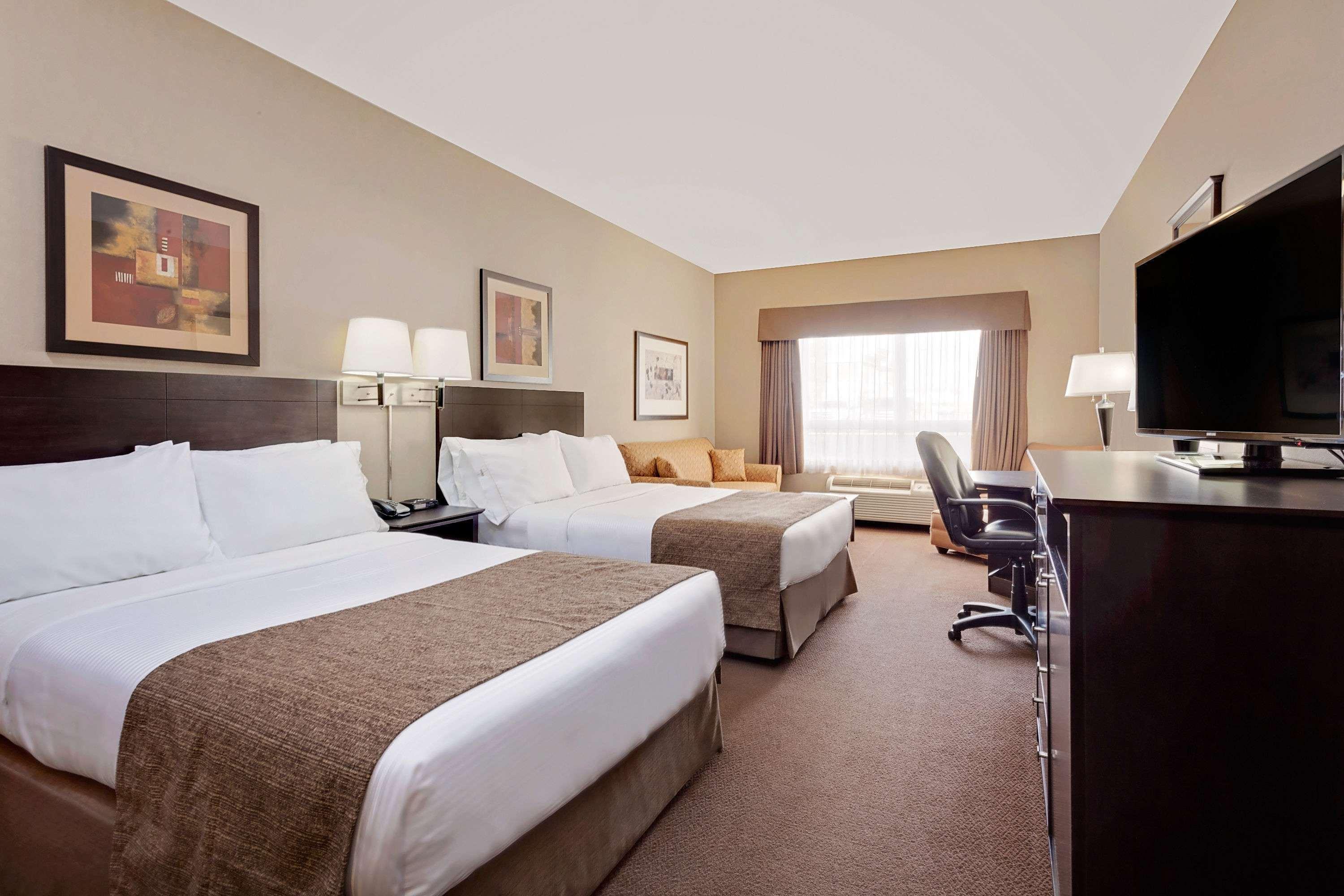 Ramada by Wyndham Stettler — photo 4