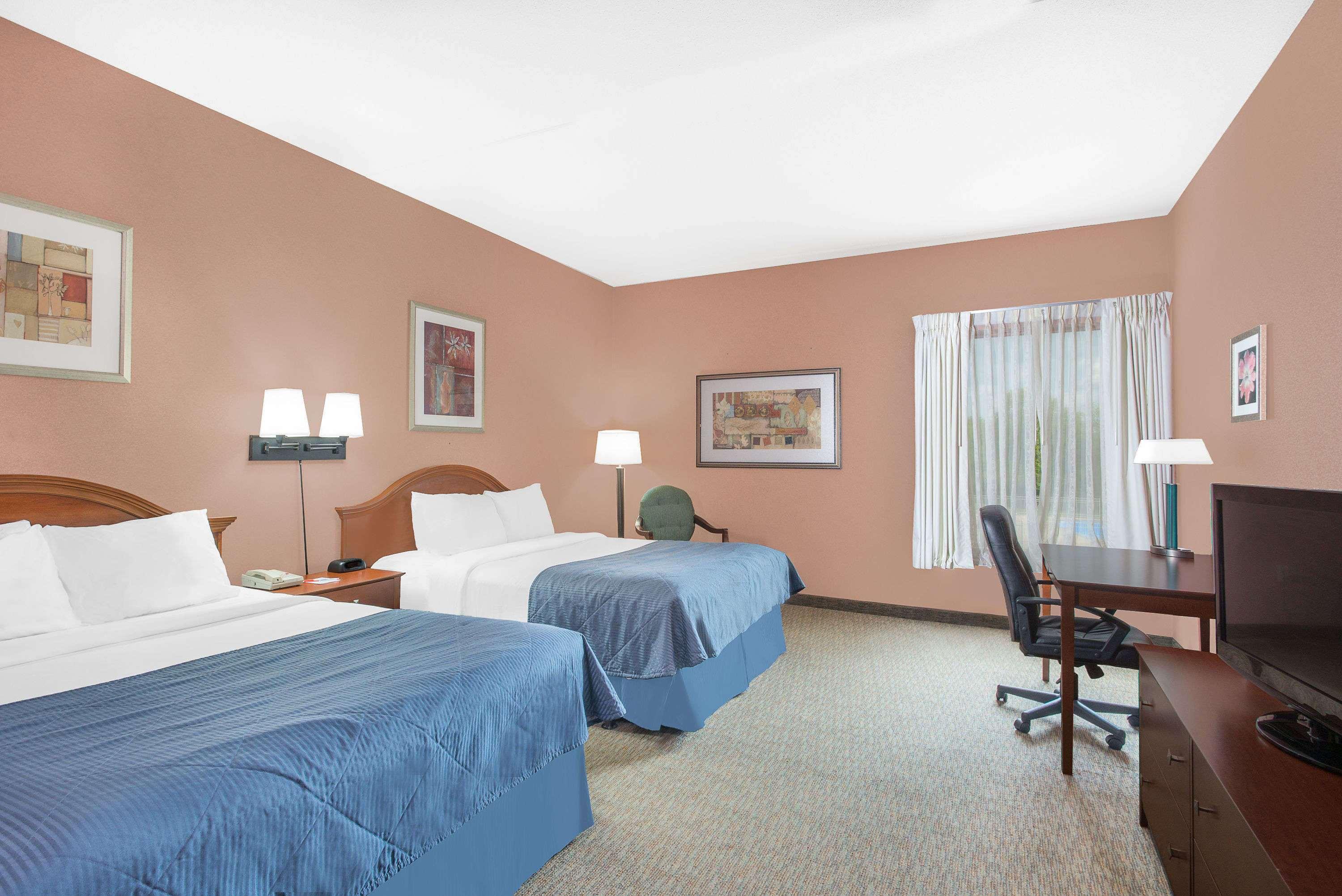 Howard Johnson Express Inn Amherst Hadley — photo 5