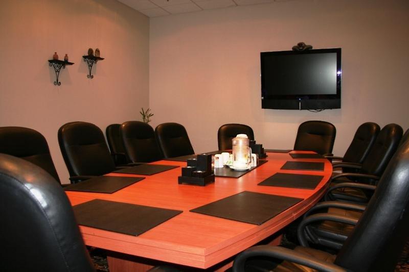 SureStay Plus Hotel by Best Western Seven Oaks — photo 5